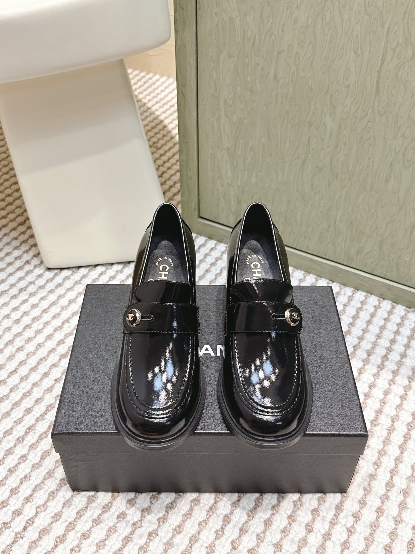 CHANEL 25S GODDESS MOCCASIN LOAFERS 65MM IN BLACK GLOSSY CALFSKIN GOLD HARDWARE - 35