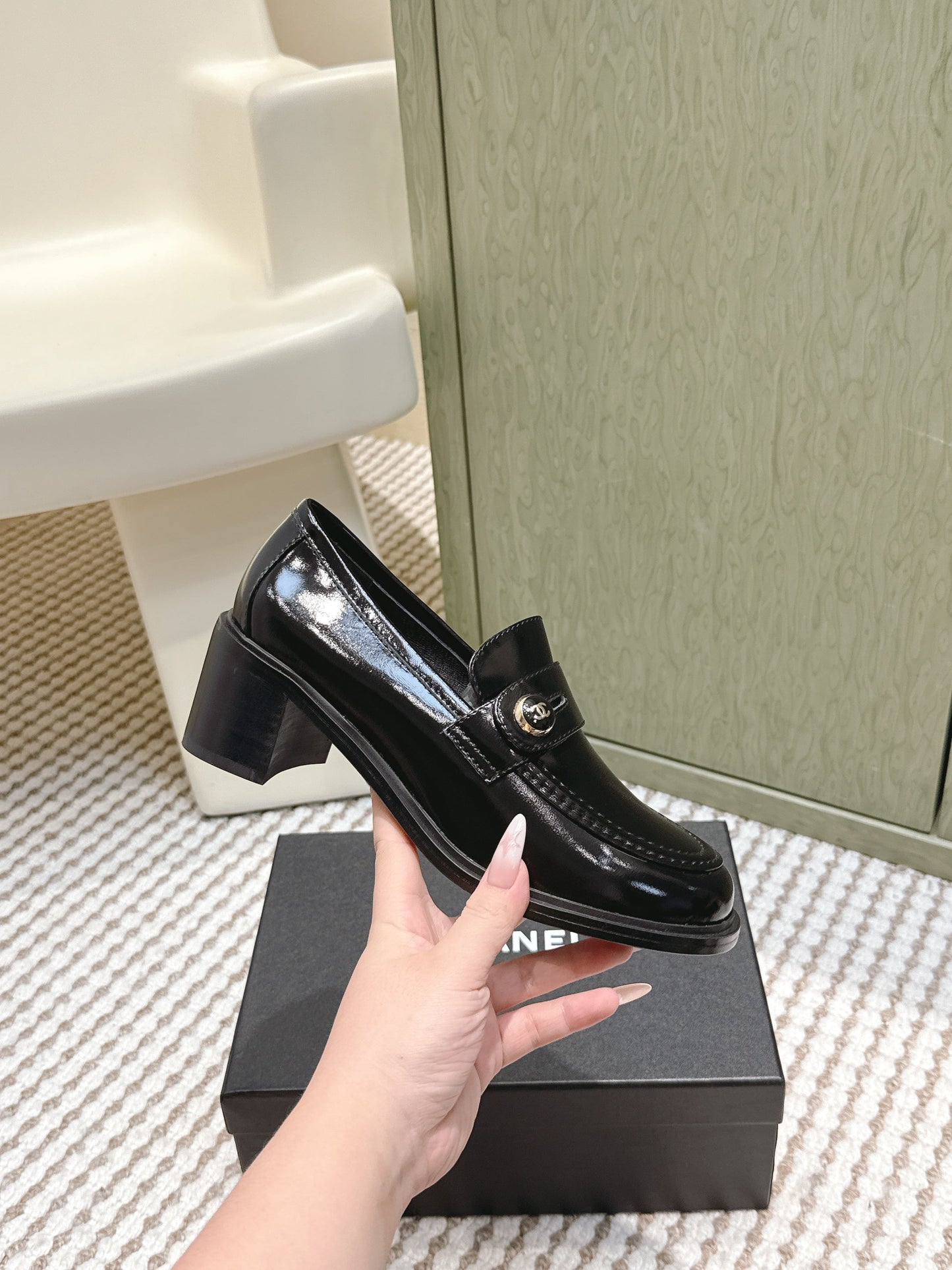 CHANEL 25S GODDESS MOCCASIN LOAFERS 65MM IN BLACK GLOSSY CALFSKIN GOLD HARDWARE - 35