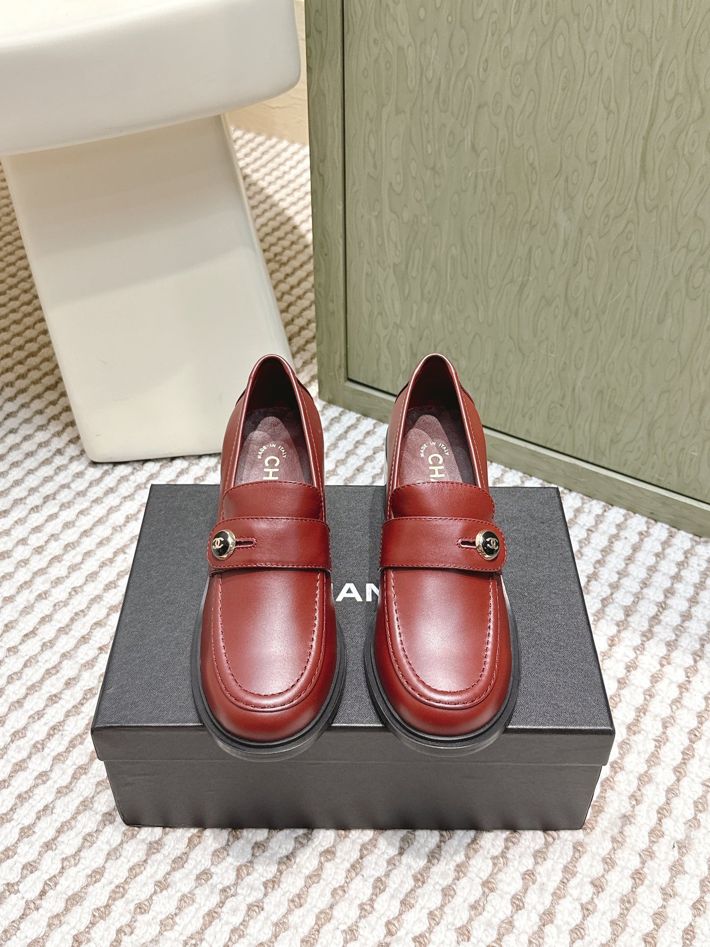 CHANEL 25S GODDESS MOCCASIN LOAFERS 65MM IN DARK RED CALFSKIN GOLD HARDWARE - 35