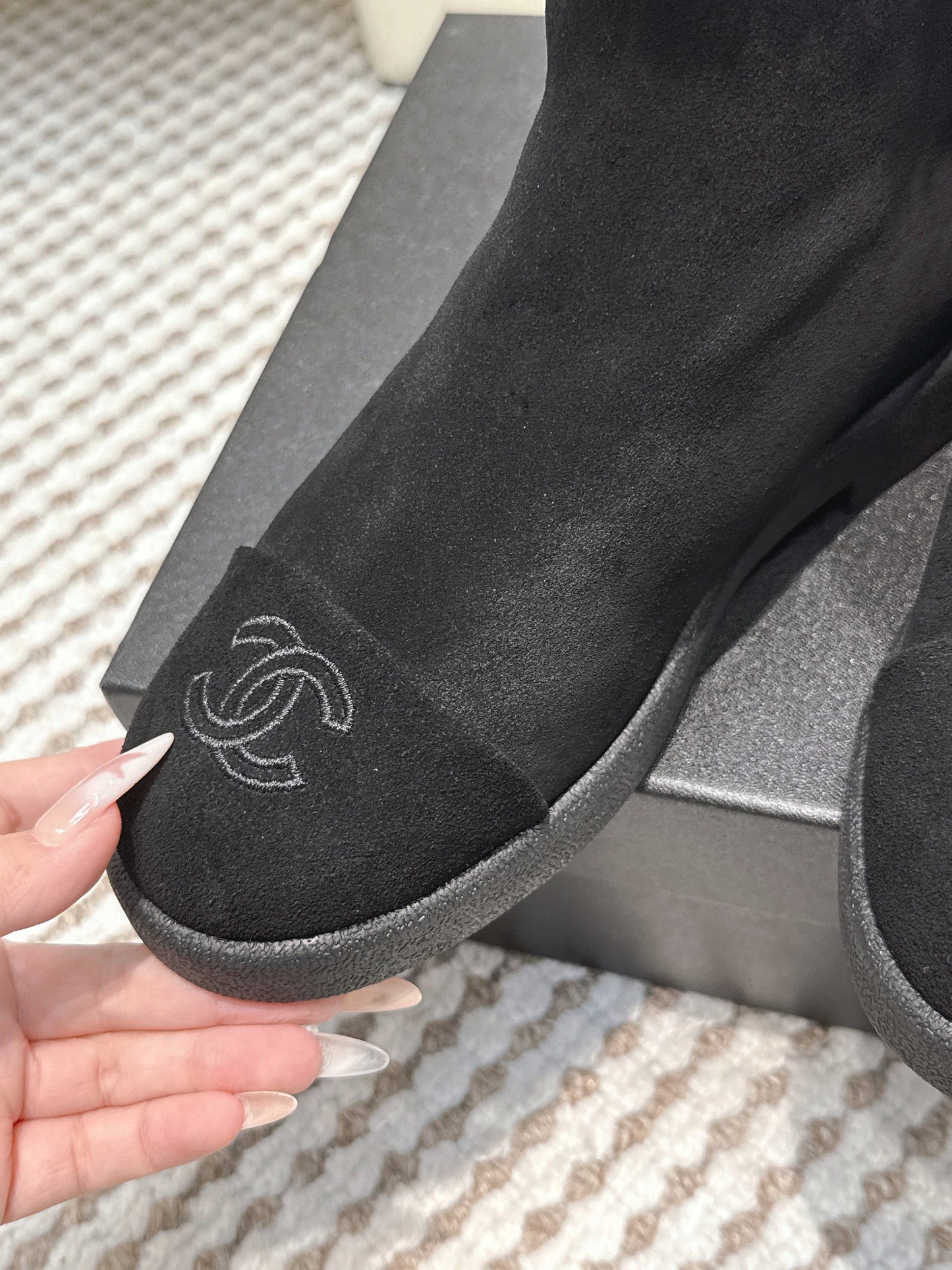 CHANEL 25S CALF-HIGH BOOTS IN BLACK SUEDE LINED WITH SHEEPSKIN - 35