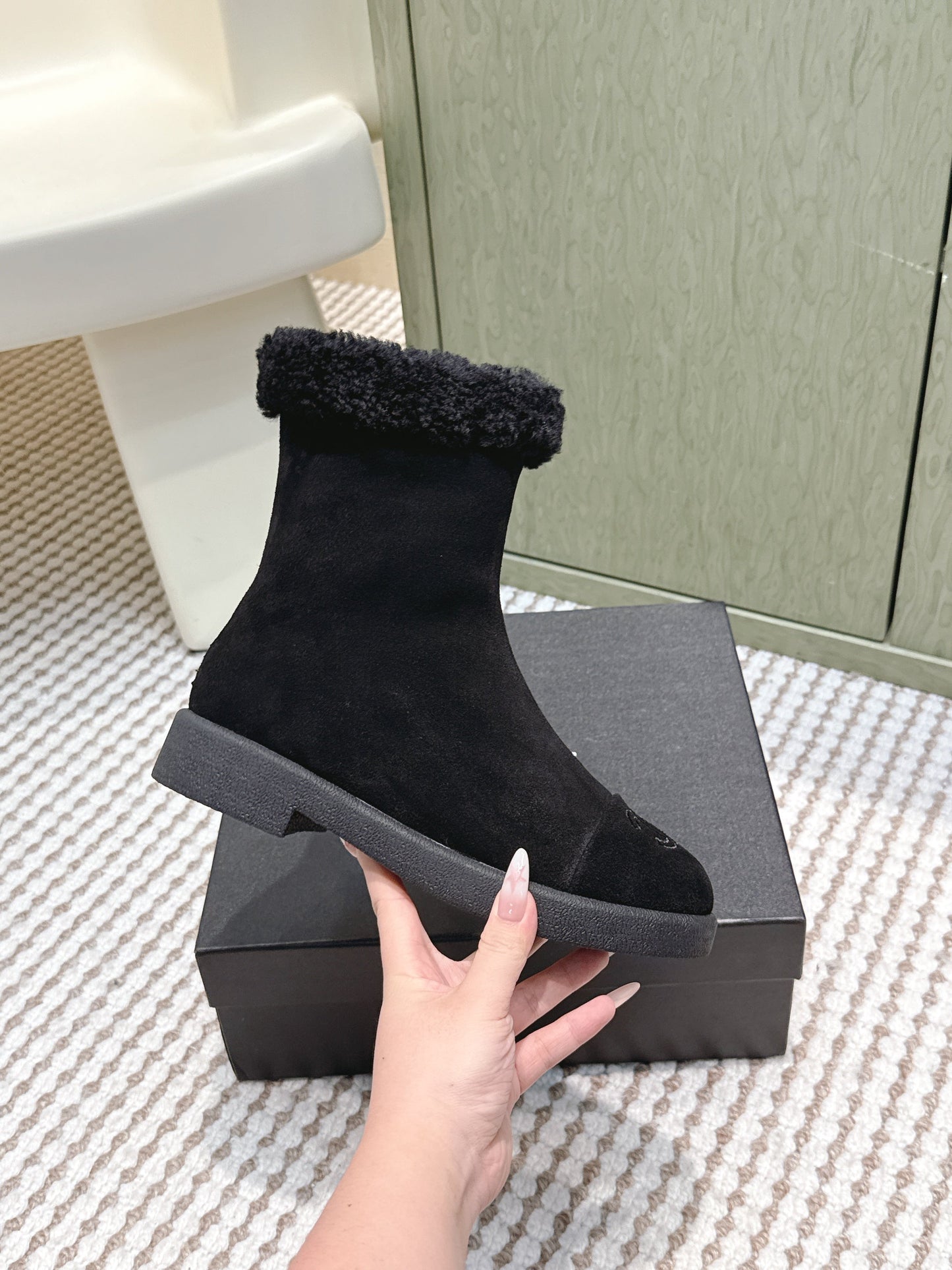 CHANEL 25S CALF-HIGH BOOTS IN BLACK SUEDE LINED WITH SHEEPSKIN - 35