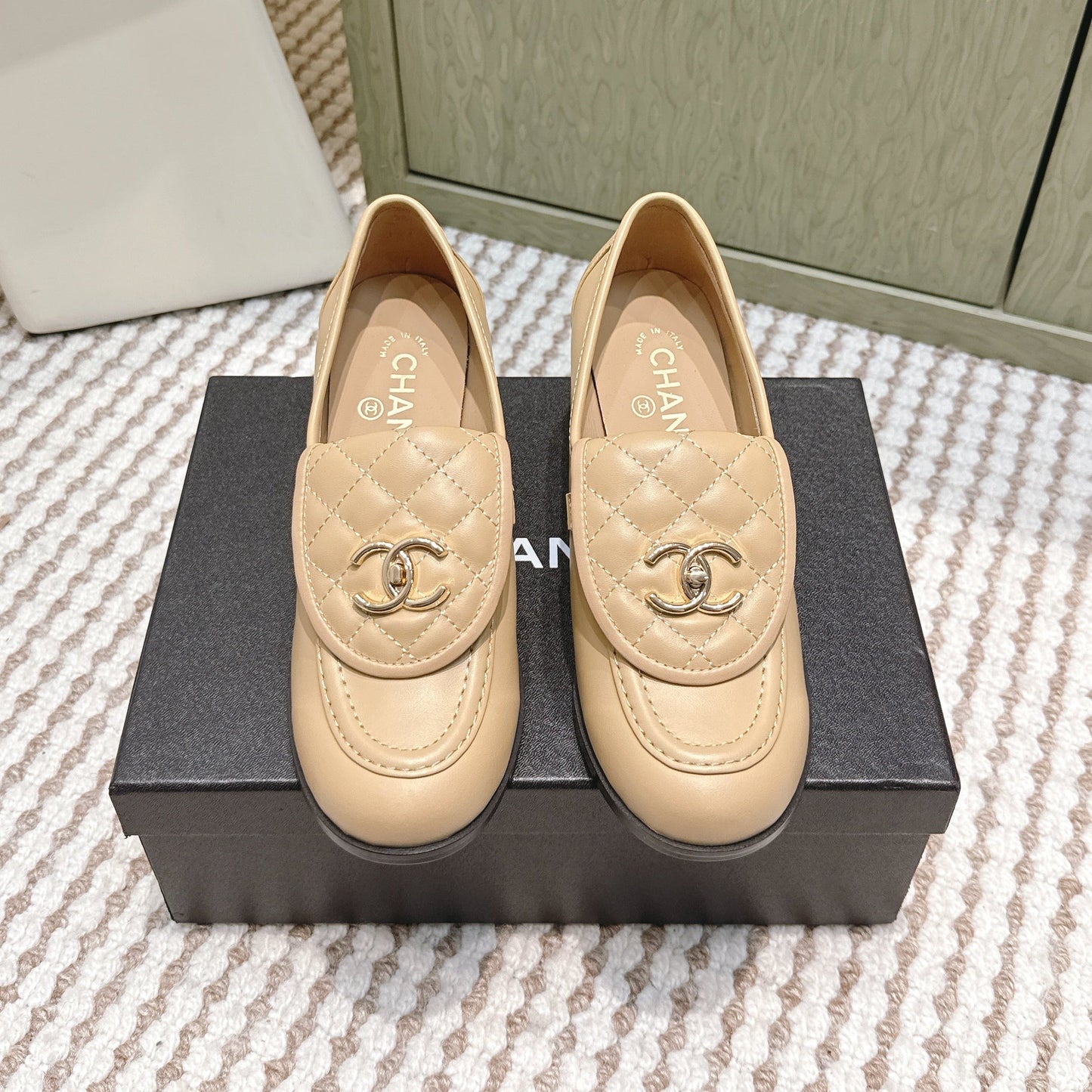 CHANEL 25S LOAFERS MOCCASIN 65MM IN WARM BEIGE CALFSKIN GOLD HARDWARE - 35