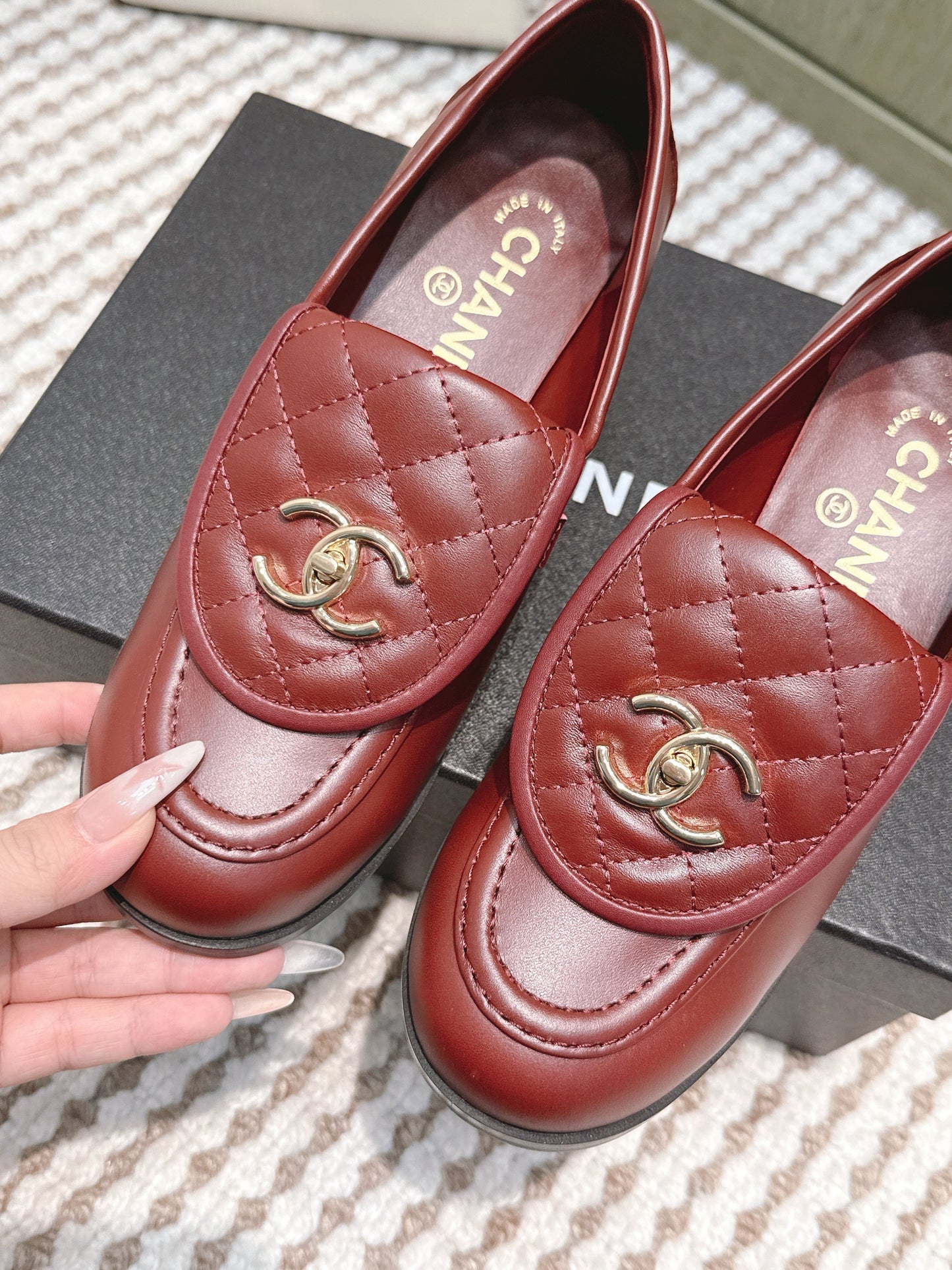 CHANEL 25S LOAFERS MOCCASIN 65MM IN BURGUNDY RED CALFSKIN GOLD HARDWARE - 35