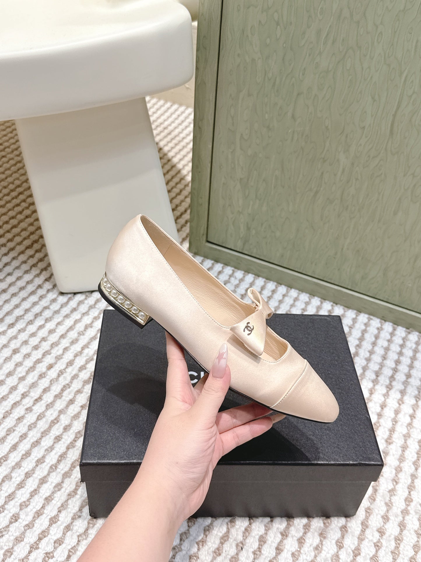 CHANEL 25S MARY JANE BALLET FLATS IN BEIGE SILK WITH BOW - 35