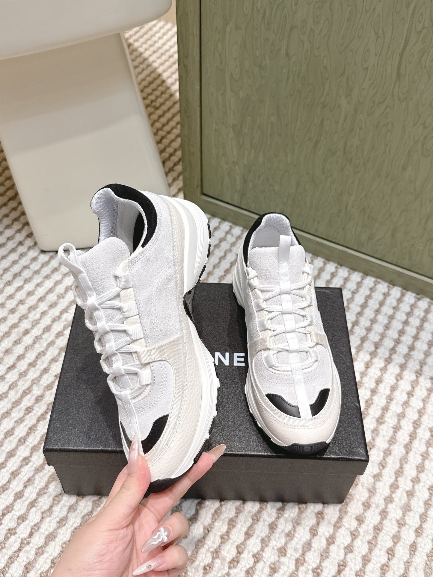 CHANEL 25S LUXURY SNEAKERS IN WHITE CALFSKIN AND SUEDE - 35