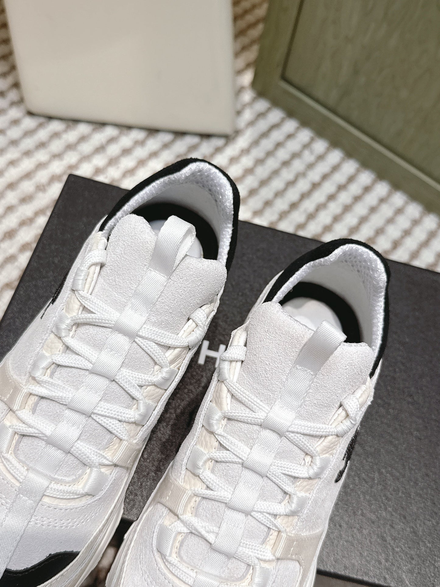 CHANEL 25S LUXURY SNEAKERS IN WHITE CALFSKIN AND SUEDE - 35