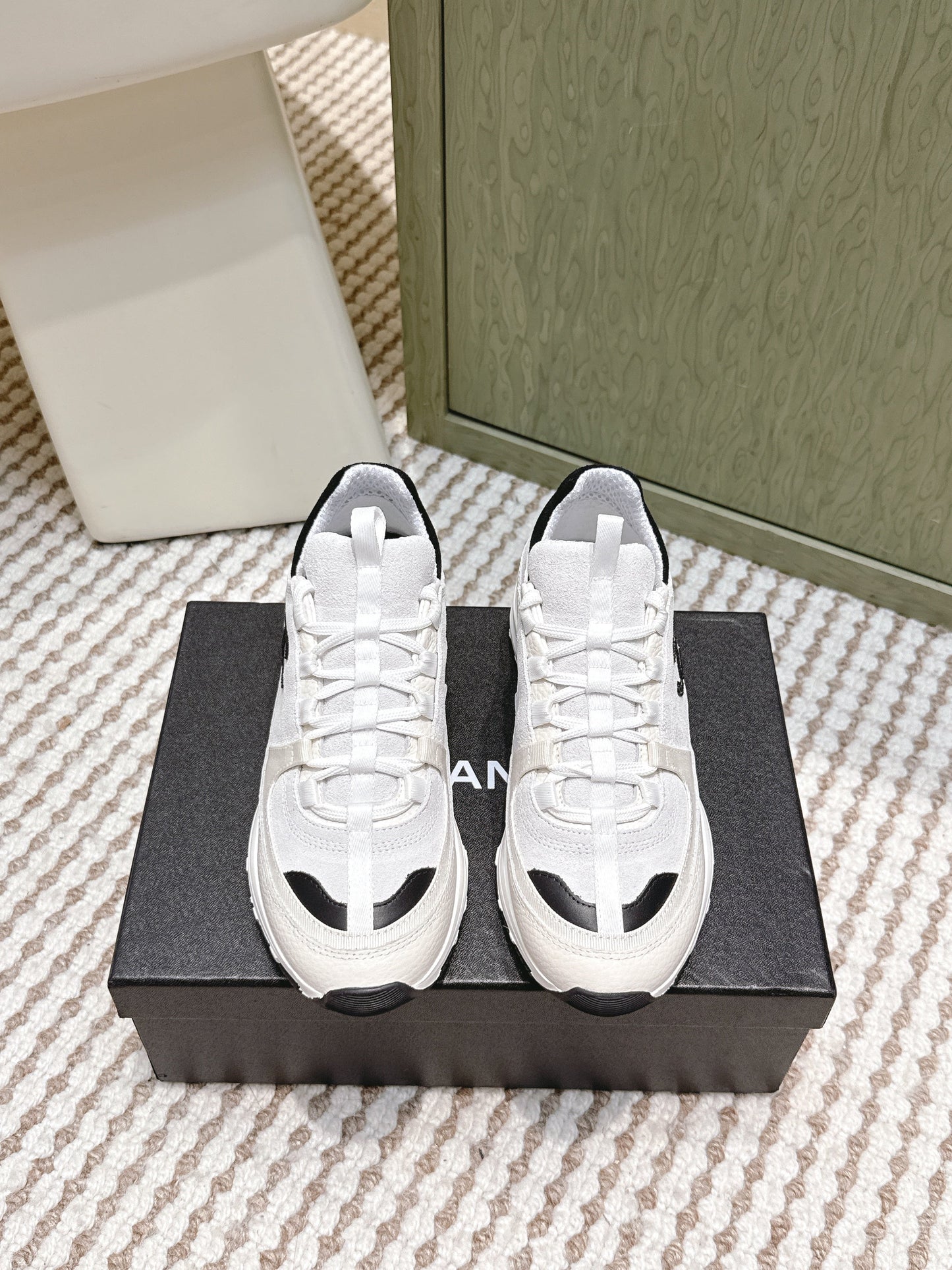 CHANEL 25S LUXURY SNEAKERS IN WHITE CALFSKIN AND SUEDE - 35