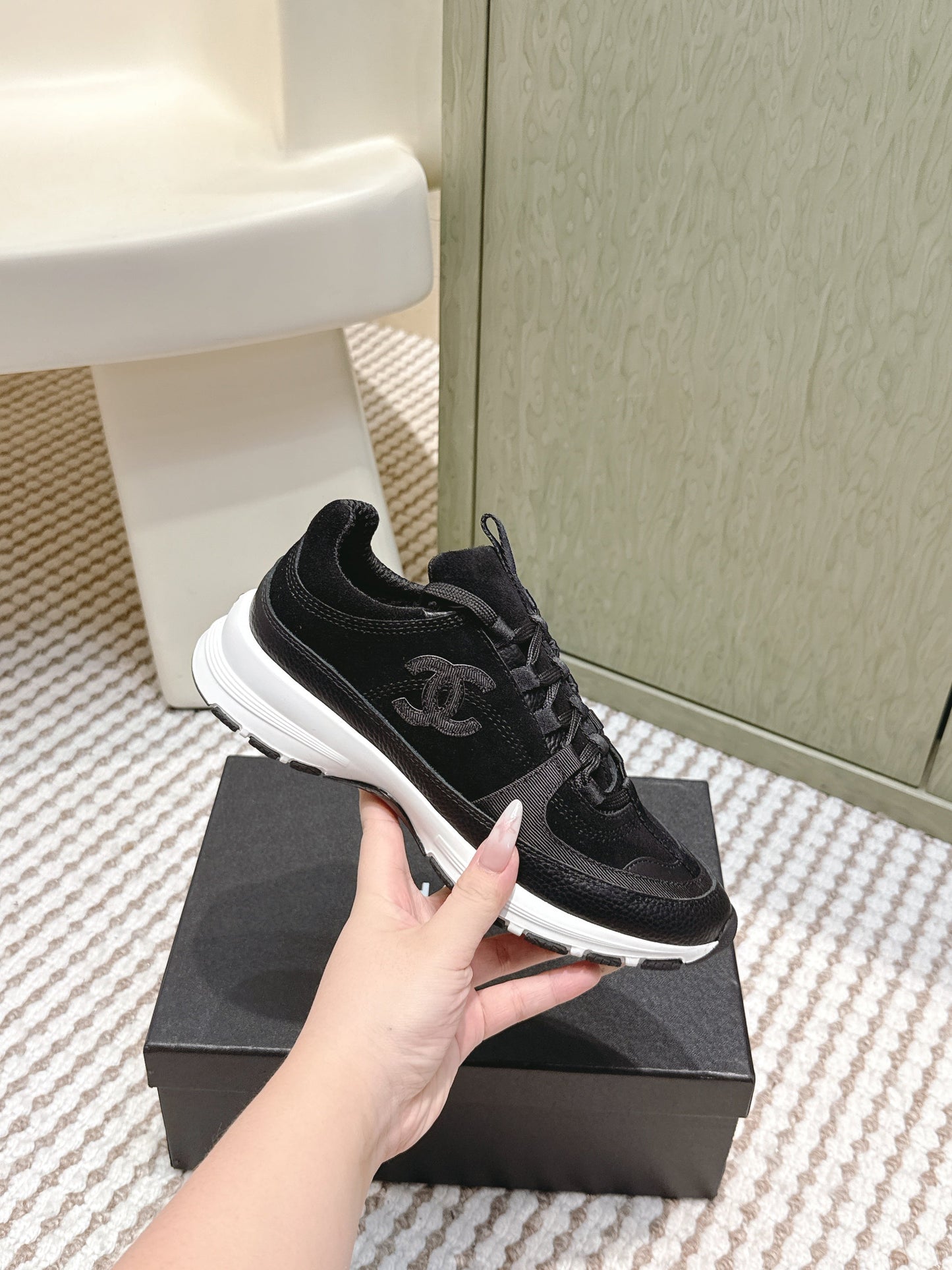 CHANEL 25S LUXURY SNEAKERS IN BLACK CALFSKIN AND SUEDE - 35