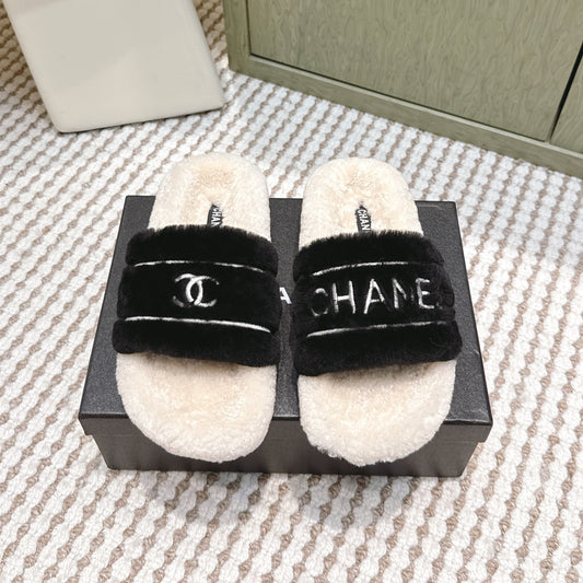 CHANEL 25S FLUFFY SLIDERS IN BEIGE AND BLACK - 35