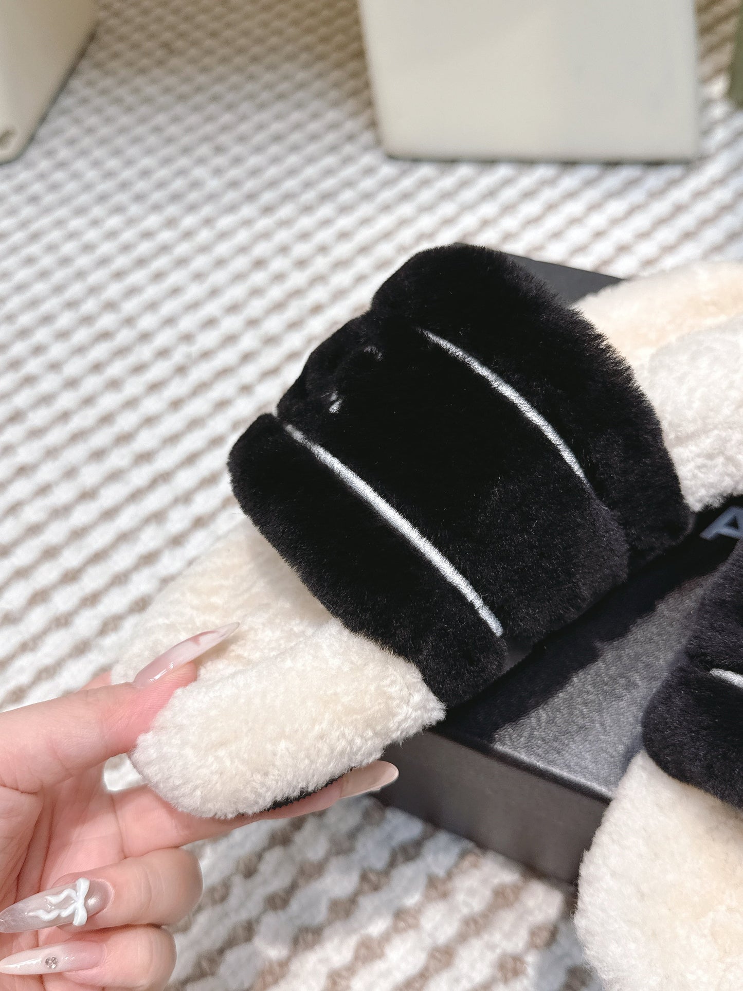 CHANEL 25S FLUFFY SLIDERS IN BEIGE AND BLACK - 35