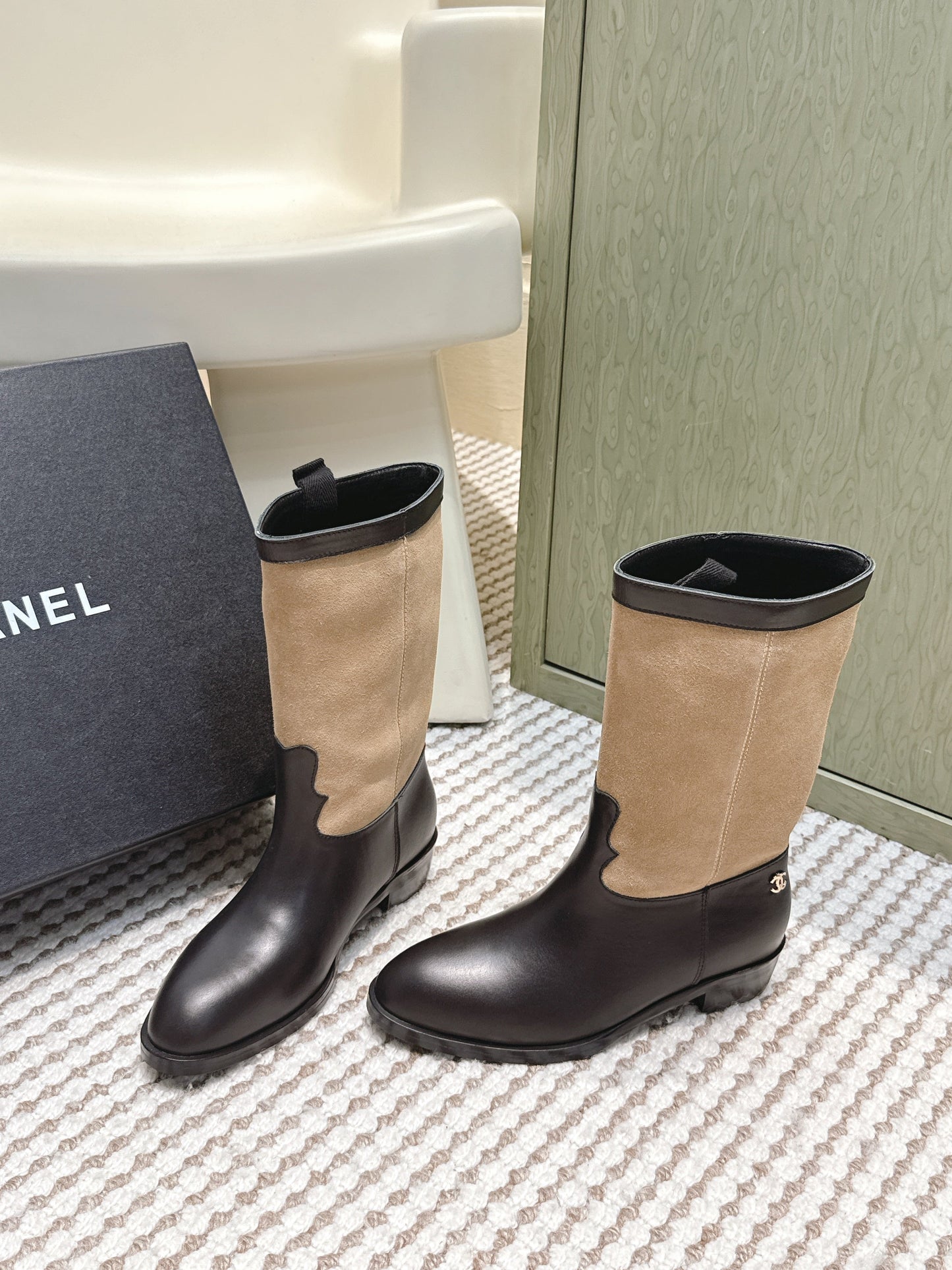 CHANEL 25S MID-CALF BOOTS IN TAN BROWN SUEDE MIX BLACK CALFSKIN - 35