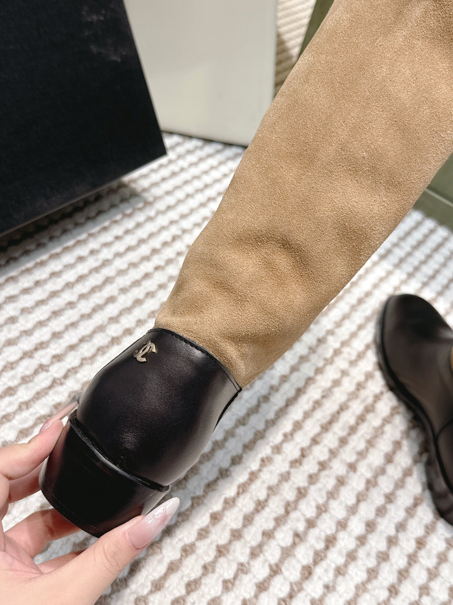 CHANEL 25S KNEE-HIGH BOOTS IN TAN BROWN SUEDE MIX BLACK CALFSKIN - 35