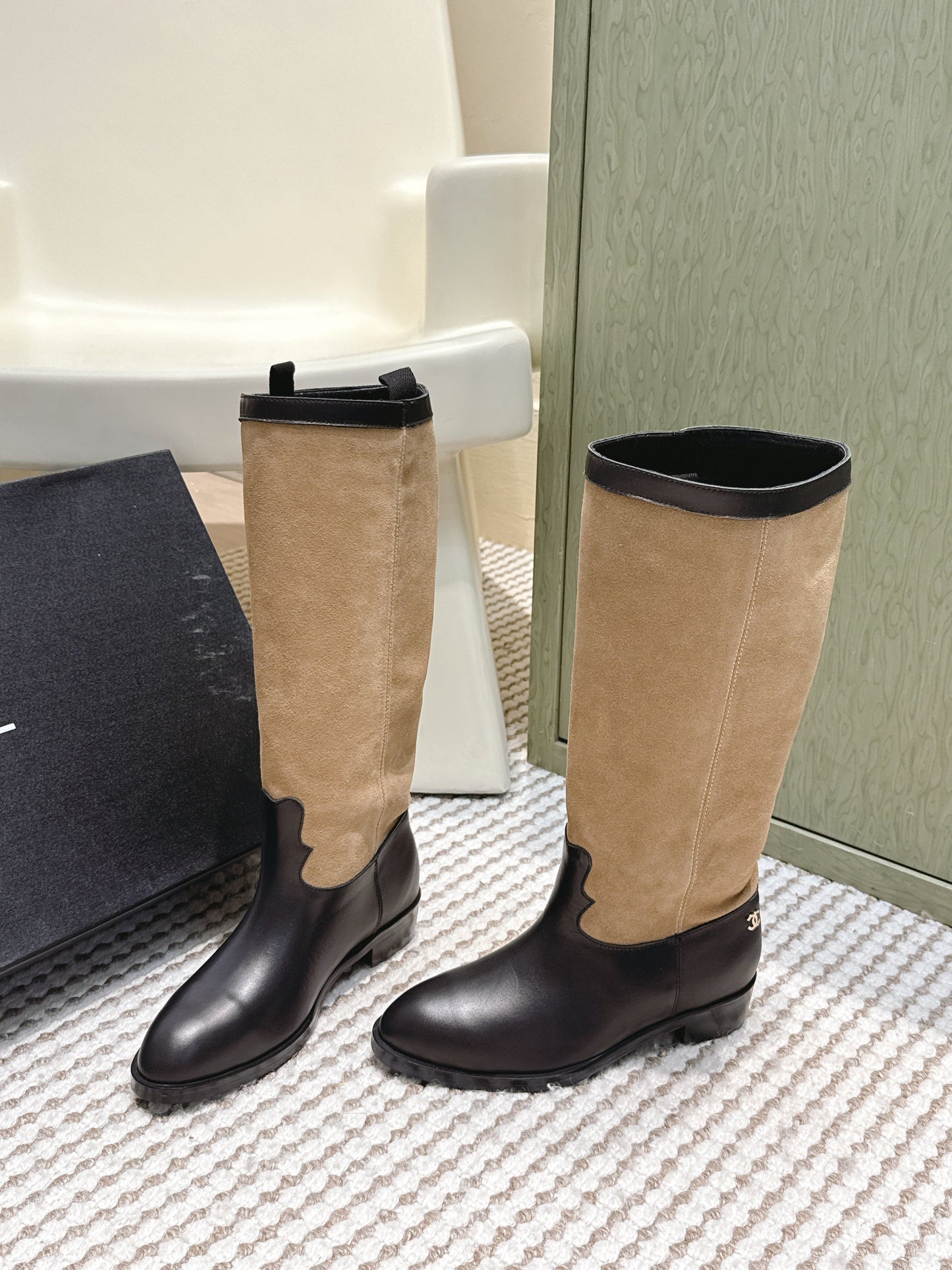 CHANEL 25S KNEE-HIGH BOOTS IN TAN BROWN SUEDE MIX BLACK CALFSKIN - 35