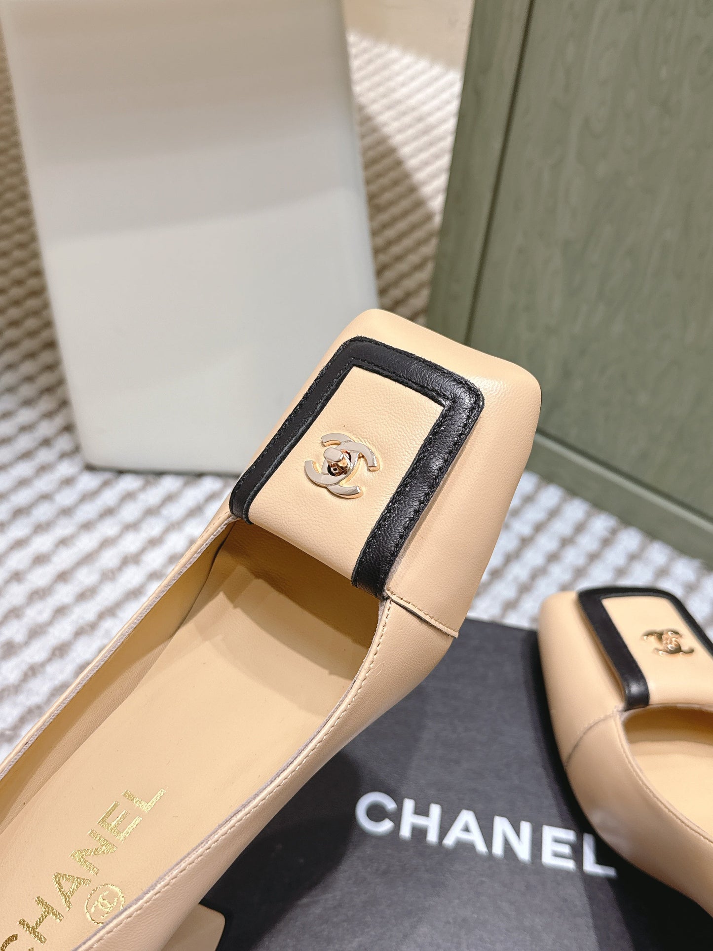 CHANEL 25S SLINGBACK SHOES 90MM IN BEIGE CALFSKIN SQUARE TOE GOLD HARDWARE - 35