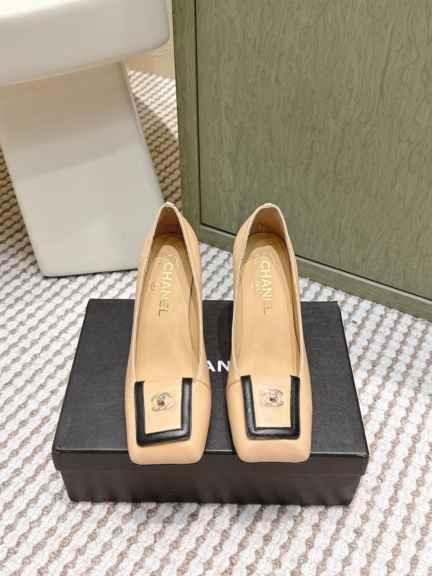 CHANEL 25S SLINGBACK SHOES 90MM IN BEIGE CALFSKIN SQUARE TOE GOLD HARDWARE - 35