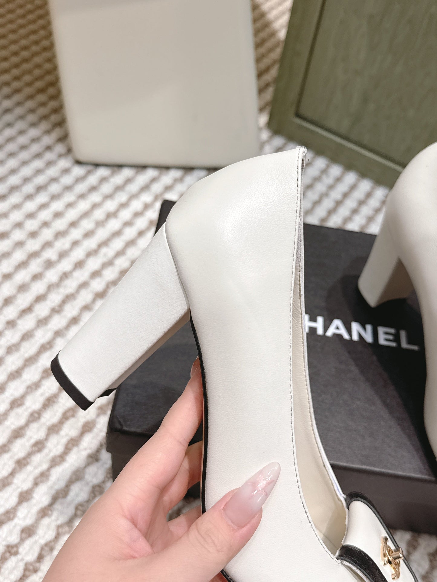 CHANEL 25S SLINGBACK SHOES 90MM IN WHITE CALFSKIN SQUARE TOE GOLD HARDWARE - 35