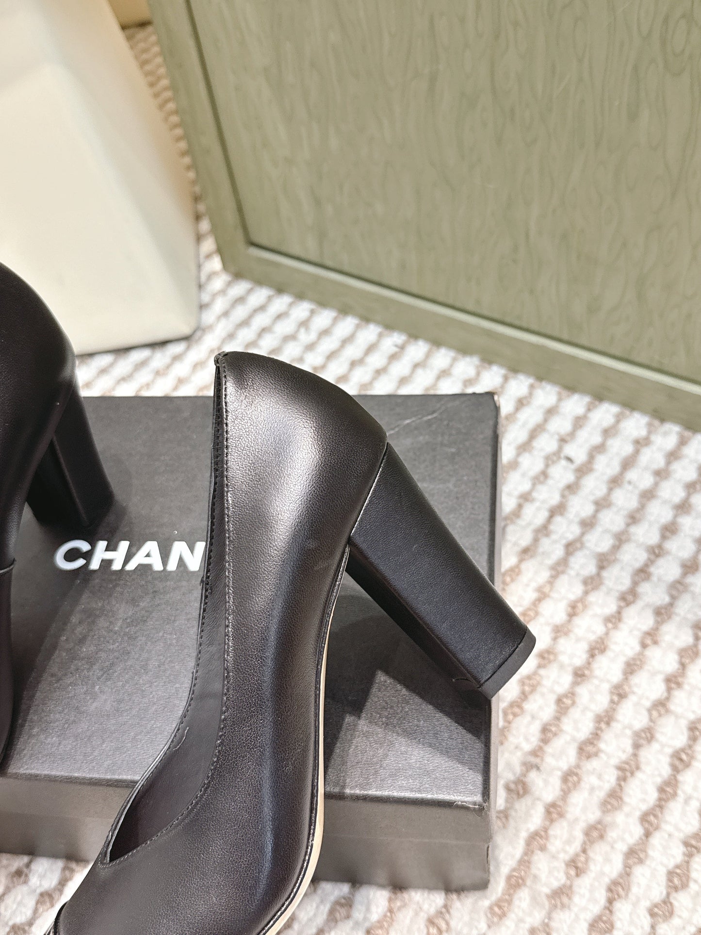 CHANEL 25S SQUARE-TOE HIGH HEELS 90MM IN BLACK CALFSKIN - 35