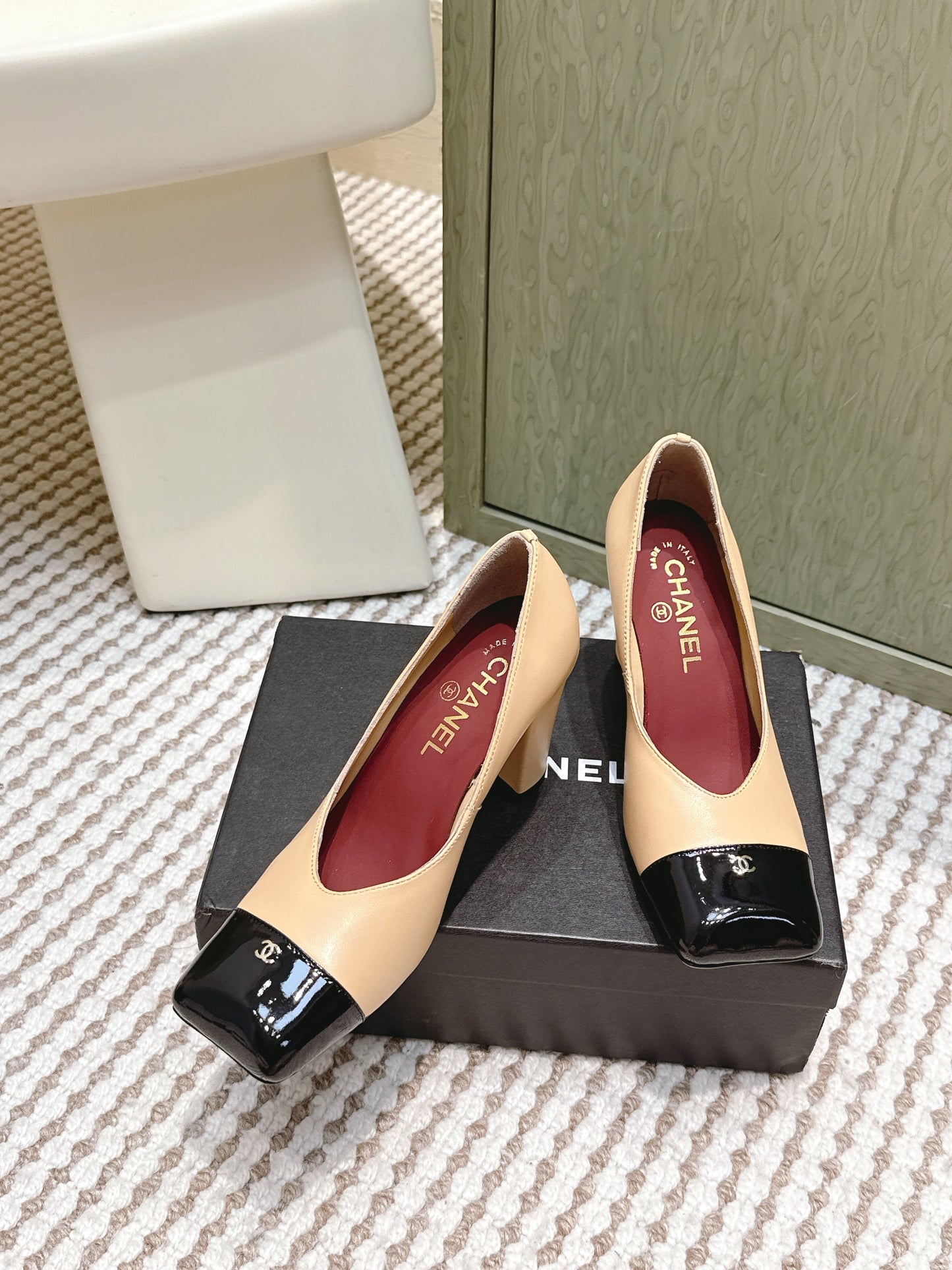 CHANEL 25S SQUARE-TOE HIGH HEELS 90MM IN DARK BEIGE AND BLACK CALFSKIN - 35