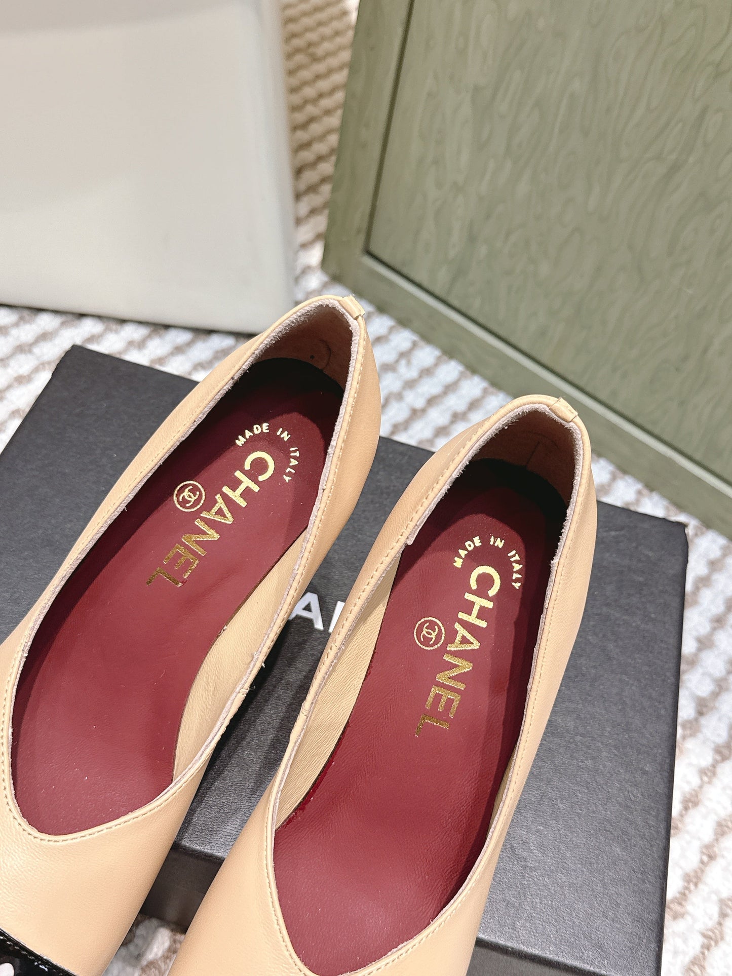 CHANEL 25S SQUARE-TOE HIGH HEELS 90MM IN DARK BEIGE AND BLACK CALFSKIN - 35