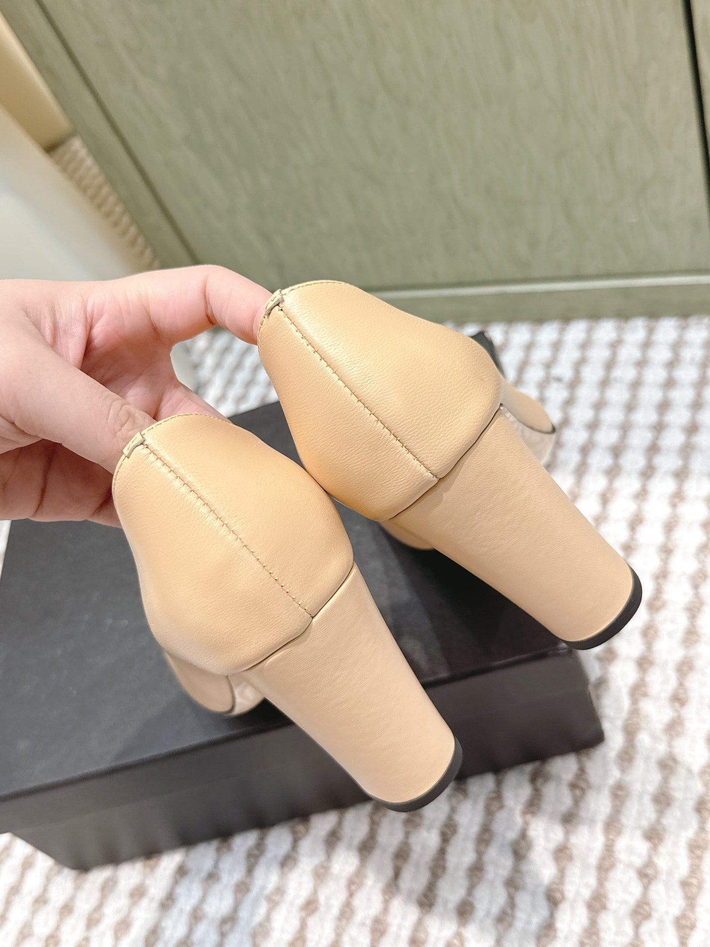 CHANEL 25S SQUARE-TOE HIGH HEELS 90MM IN DARK BEIGE AND BLACK CALFSKIN - 35