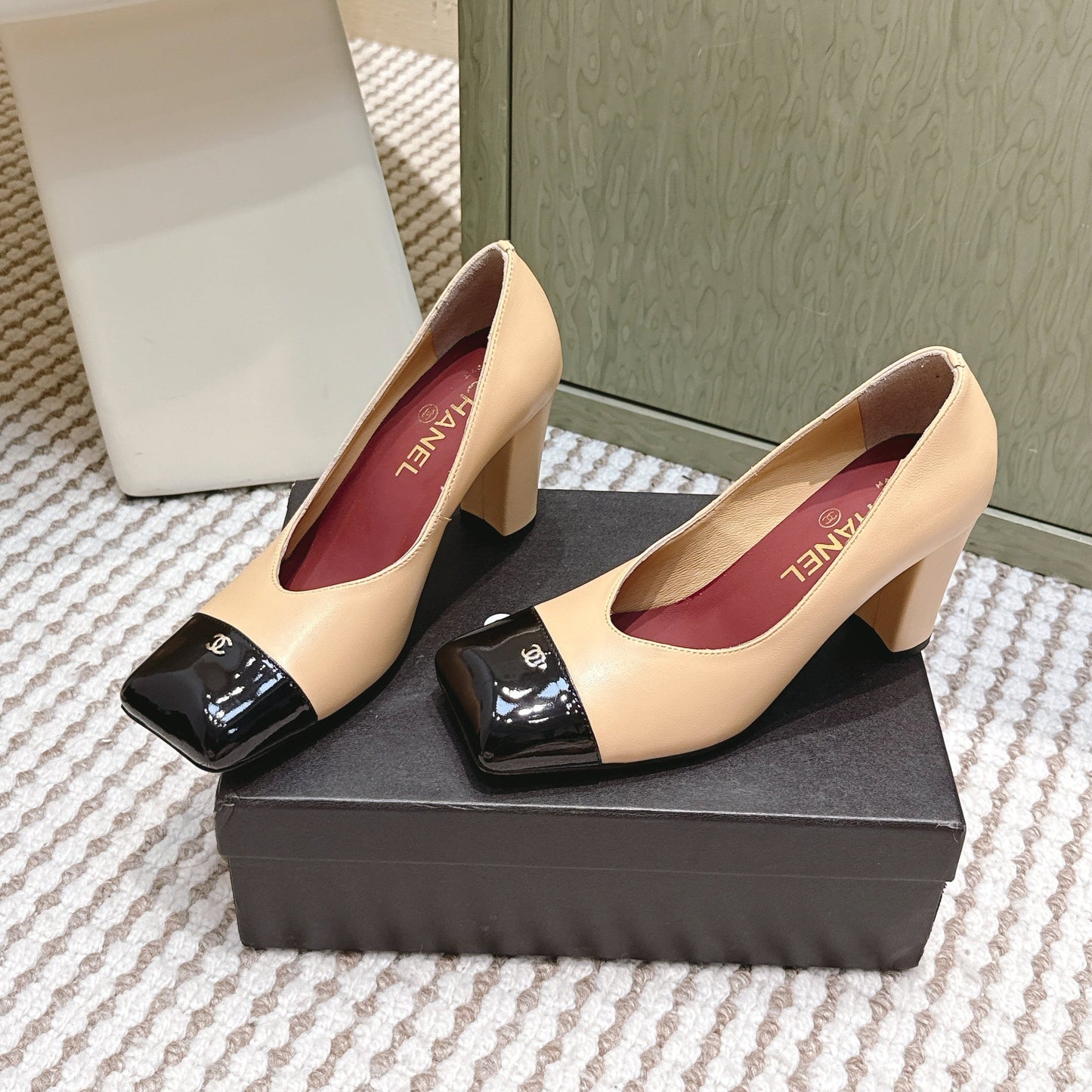 CHANEL 25S SQUARE-TOE HIGH HEELS 90MM IN DARK BEIGE AND BLACK CALFSKIN - 35