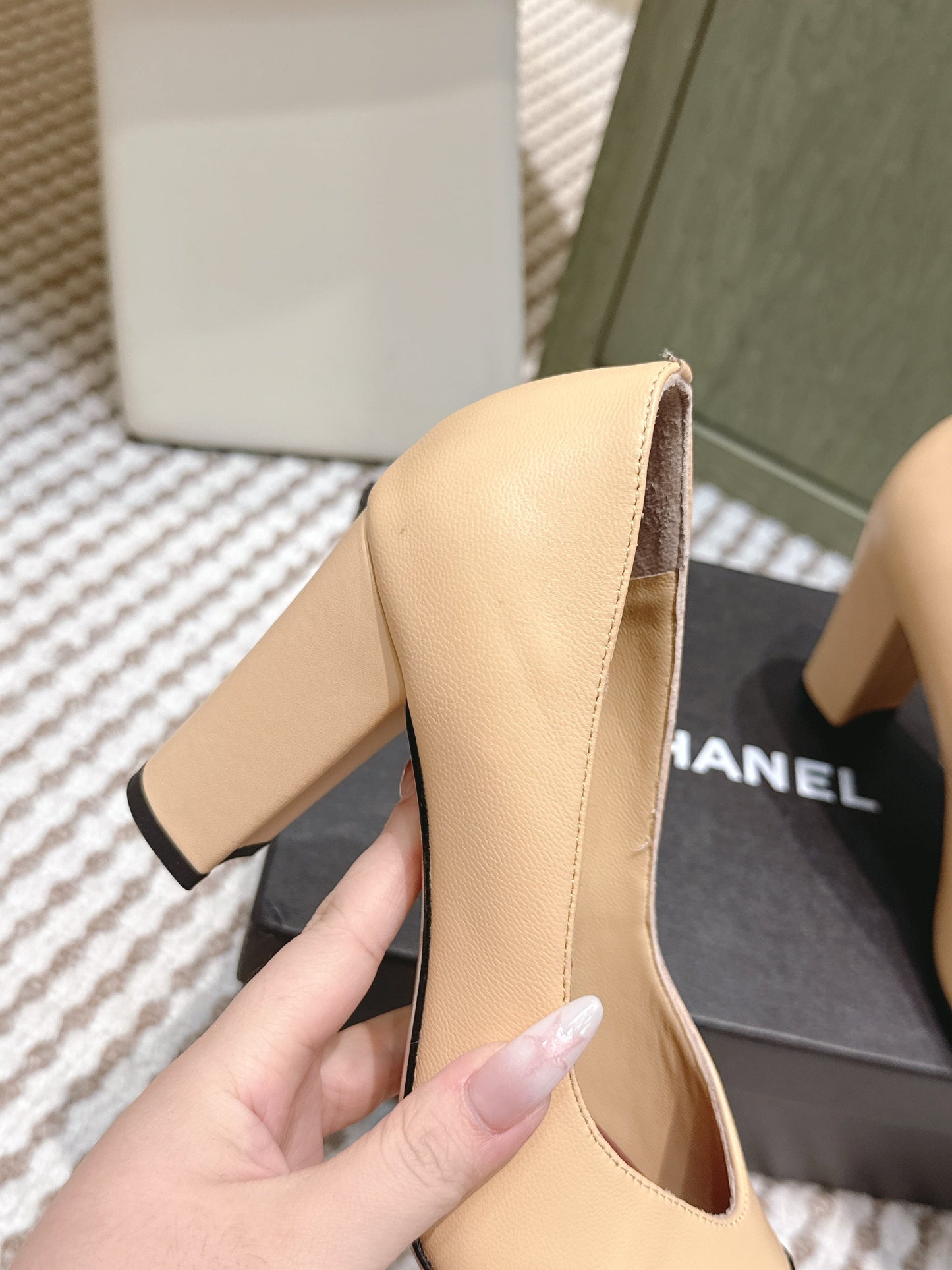 CHANEL 25S SQUARE-TOE HIGH HEELS 90MM IN DARK BEIGE AND BLACK CALFSKIN - 35