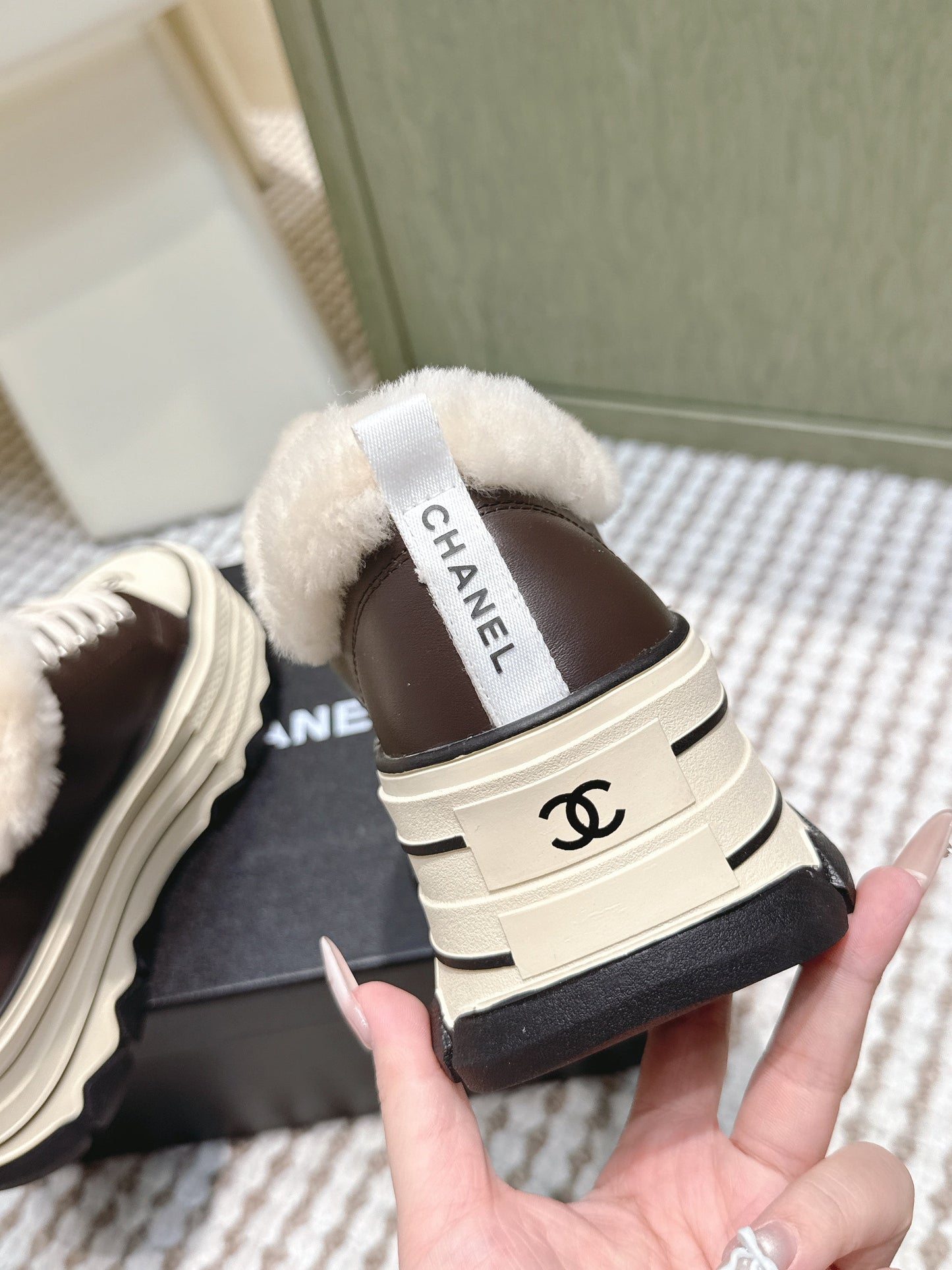 CHANEL 25S THICK-SOLE SNEAKERS 60MM IN DARK BROWN AND BEIGE CALFSKIN WITH FUR LINING - 35