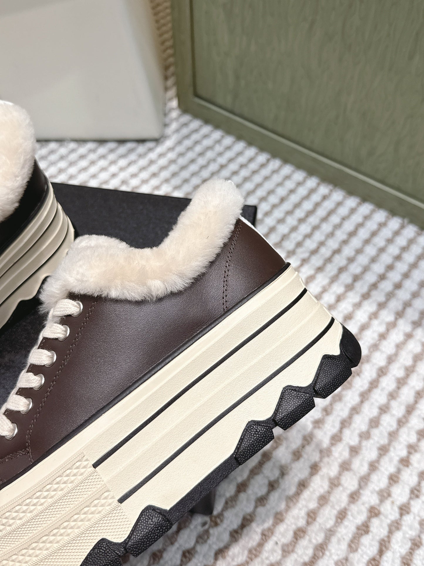 CHANEL 25S THICK-SOLE SNEAKERS 60MM IN DARK BROWN AND BEIGE CALFSKIN WITH FUR LINING - 35