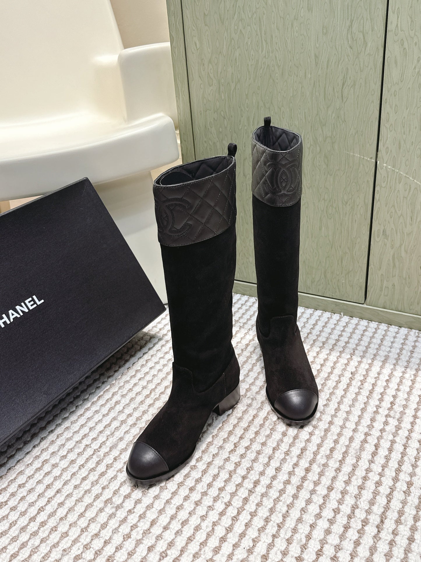 CHANEL 25S HIGH-CALF COWBOY BOOTS IN BLACK SUEDE AND CALFSKIN DIAMOND-QUILTED - 35