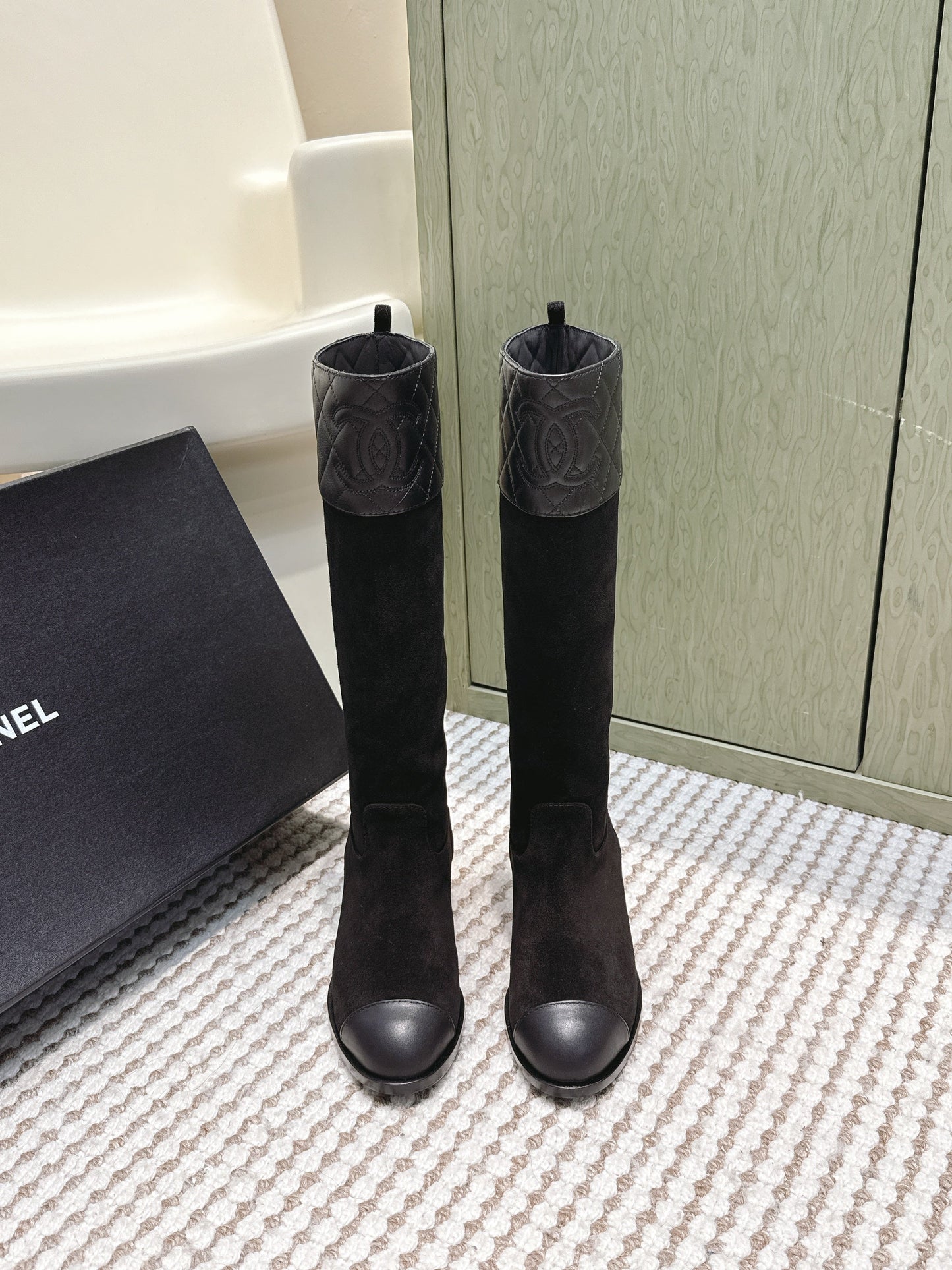 CHANEL 25S HIGH-CALF COWBOY BOOTS IN BLACK SUEDE AND CALFSKIN DIAMOND-QUILTED - 35