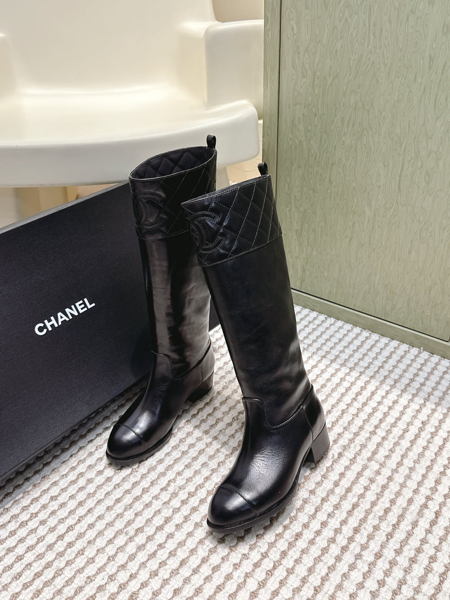 CHANEL 25S HIGH-CALF COWBOY BOOTS IN BLACK CALFSKIN DIAMOND-QUILTED - 35