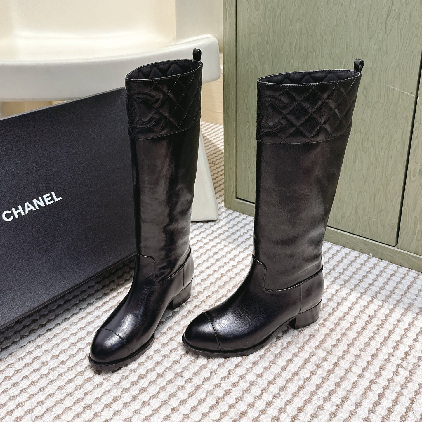 CHANEL 25S HIGH-CALF COWBOY BOOTS IN BLACK CALFSKIN DIAMOND-QUILTED - 35