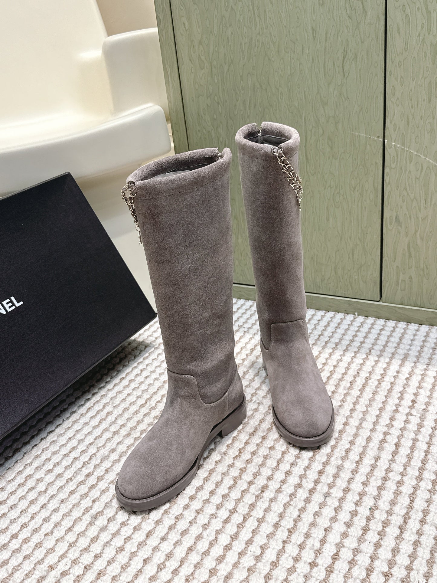 CHANEL 25S KNEE-HIGH BOOTS IN GREY SUEDE GOLD HARDWARE - 35