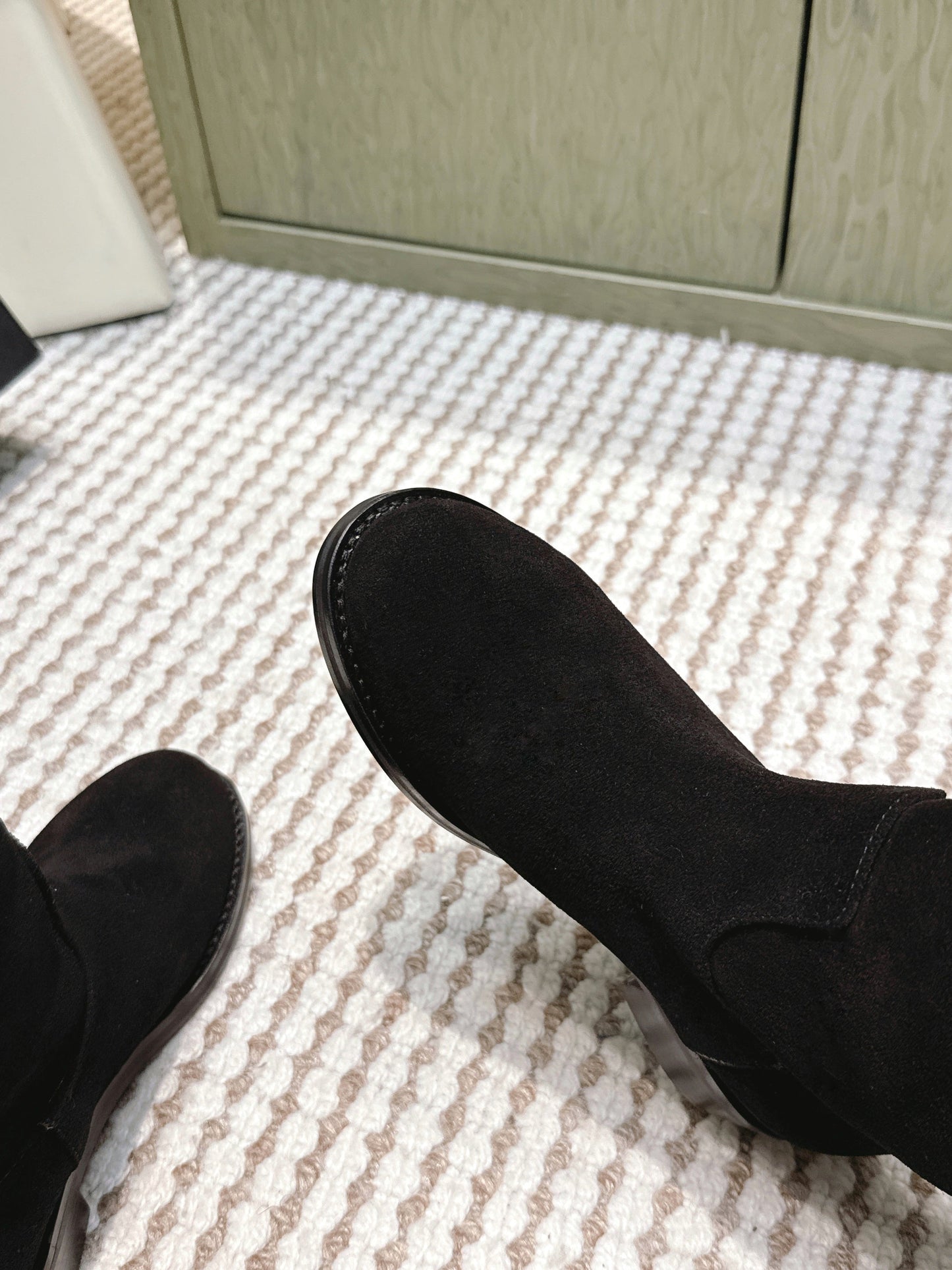 CHANEL 25S KNEE-HIGH BOOTS IN BLACK SUEDE GOLD HARDWARE - 35