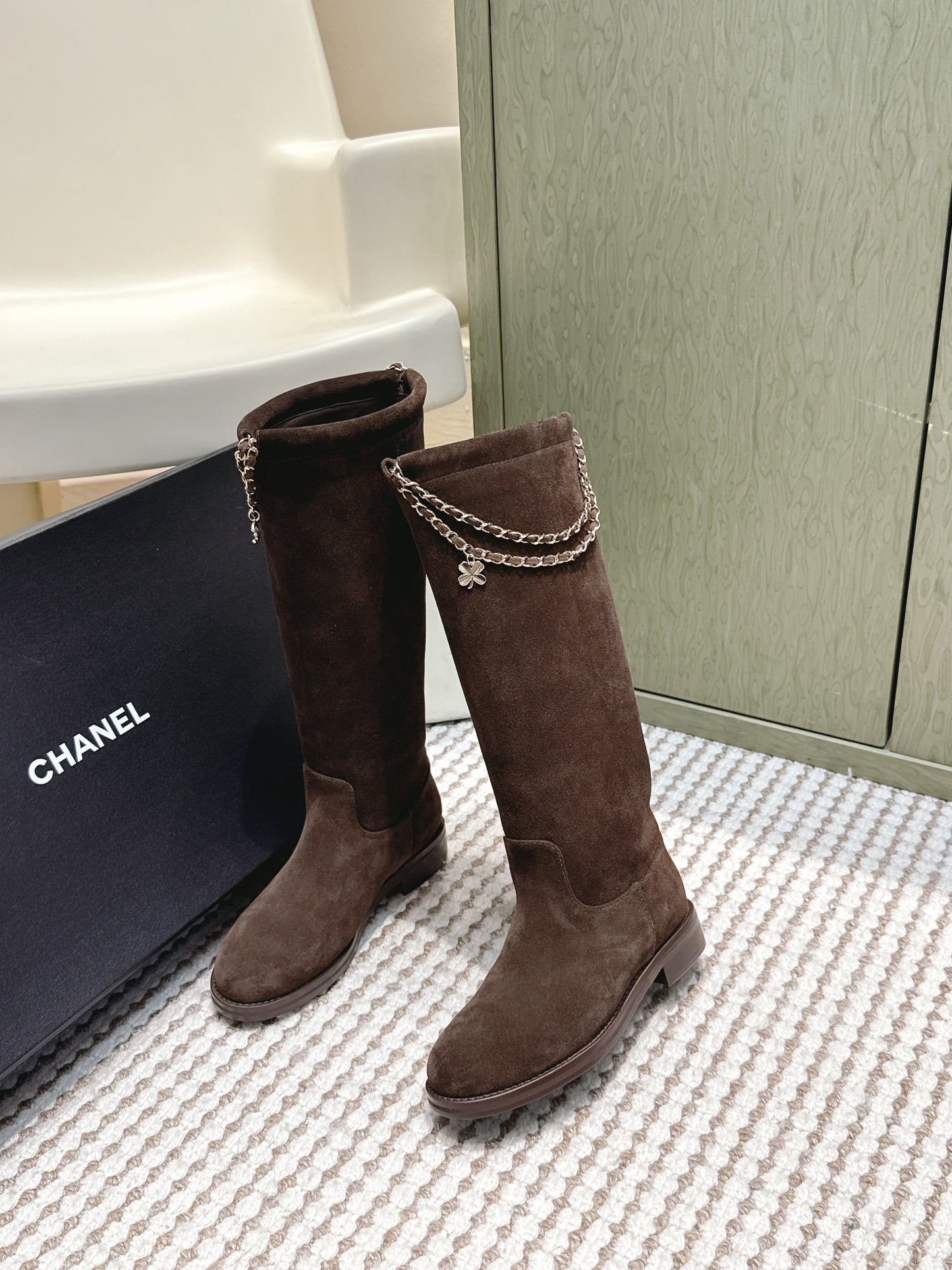 CHANEL 25S KNEE-HIGH BOOTS IN DARK BROWN SUEDE GOLD HARDWARE - 35