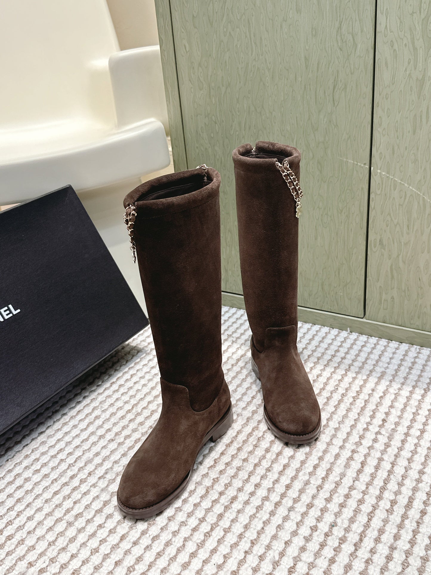 CHANEL 25S KNEE-HIGH BOOTS IN DARK BROWN SUEDE GOLD HARDWARE - 35