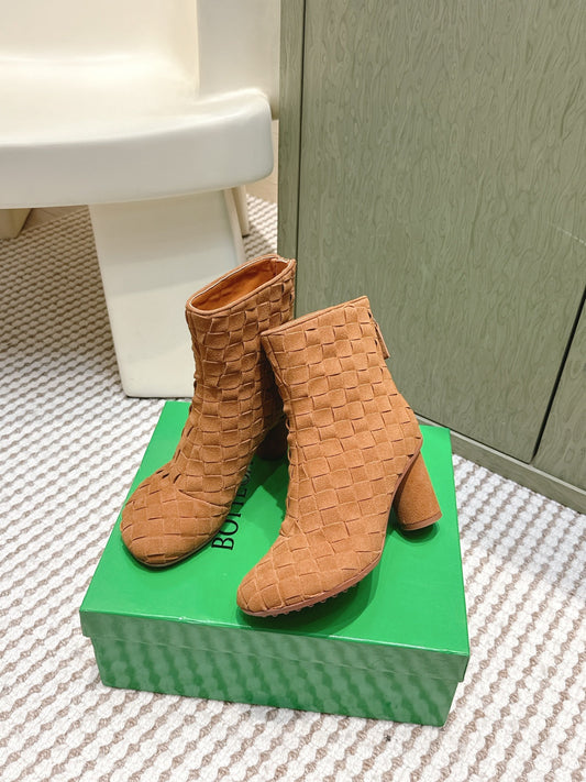 BOTTEGA VENETA 26S ЧОБОТИ INTRECCIATO 70 ММ З КОРИЧНЕВОЇ ЗАМШІ