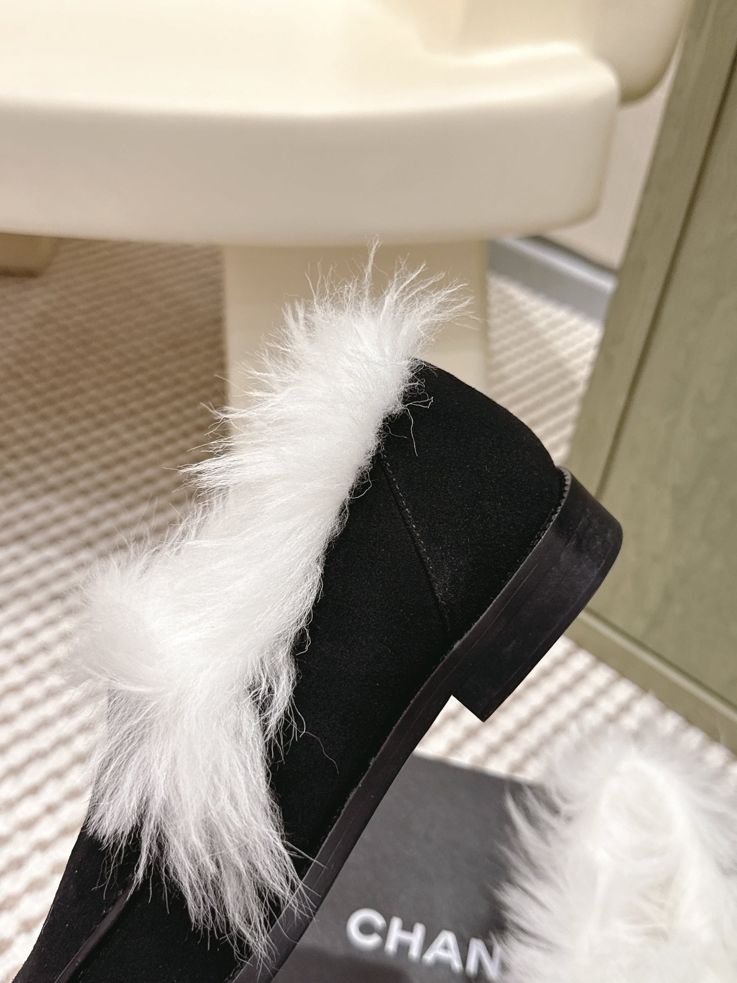 CHANEL 25S LOAFERS MOCCASIN IN BLACK SUEDE WITH WHITE MINK FUR LINING - 35