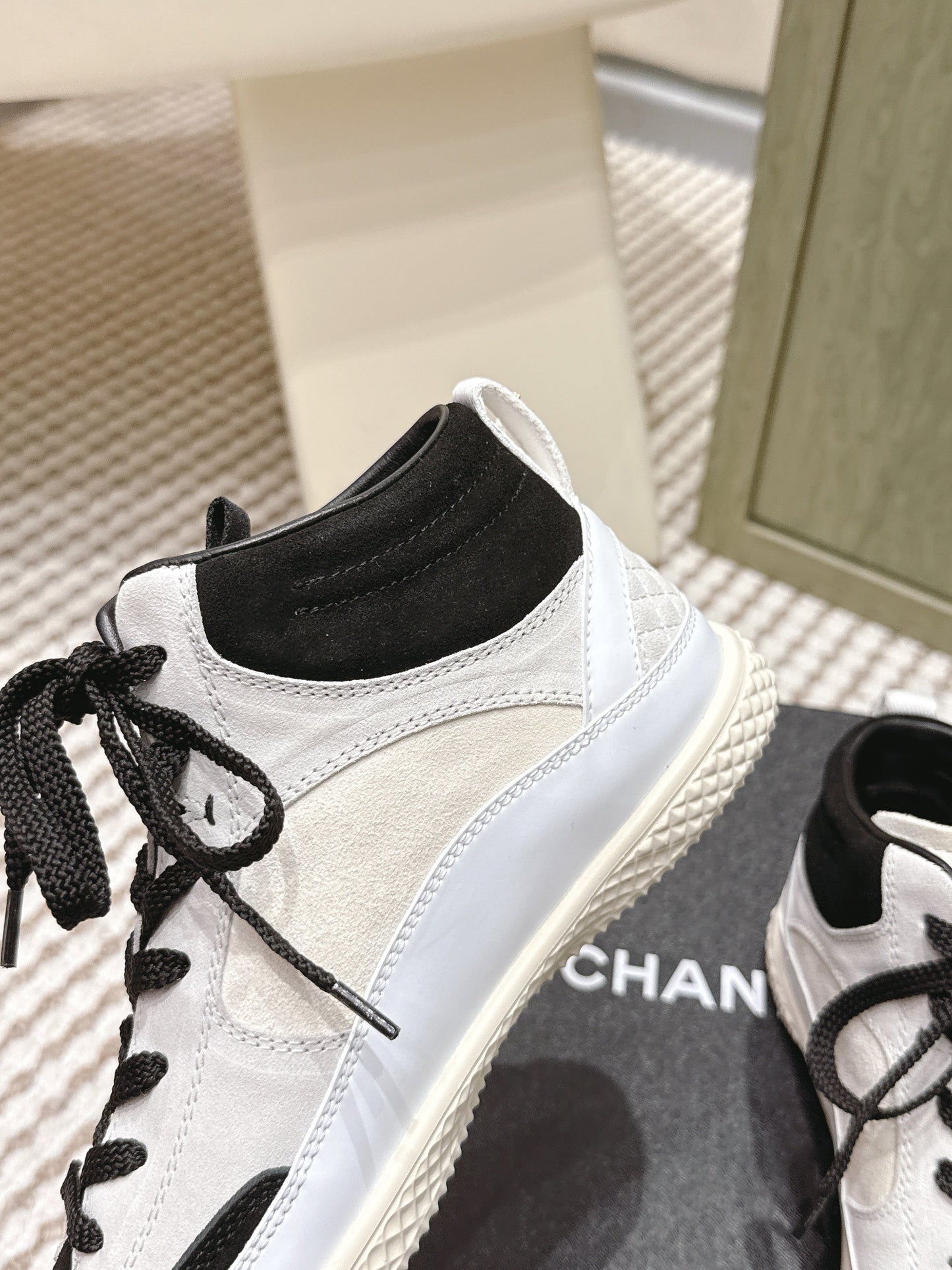 CHANEL 25S HIGH-TOP SNEAKERS IN BLACK AND WHITE CALFSKIN AND SUEDE - 35