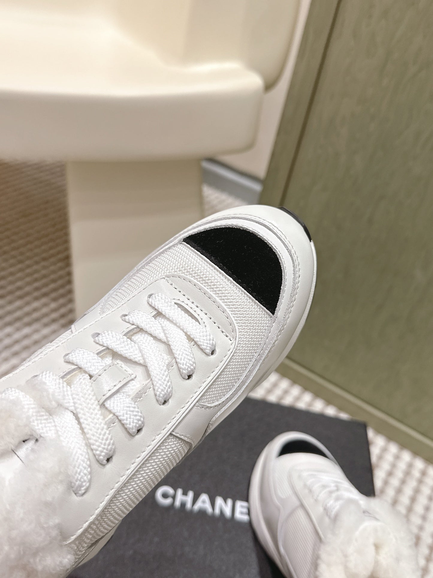 CHANEL 25S SNEAKERS IN WHITE SYNTHETIC FABRIC AND CALFSKIN BLACK SUEDE - 35
