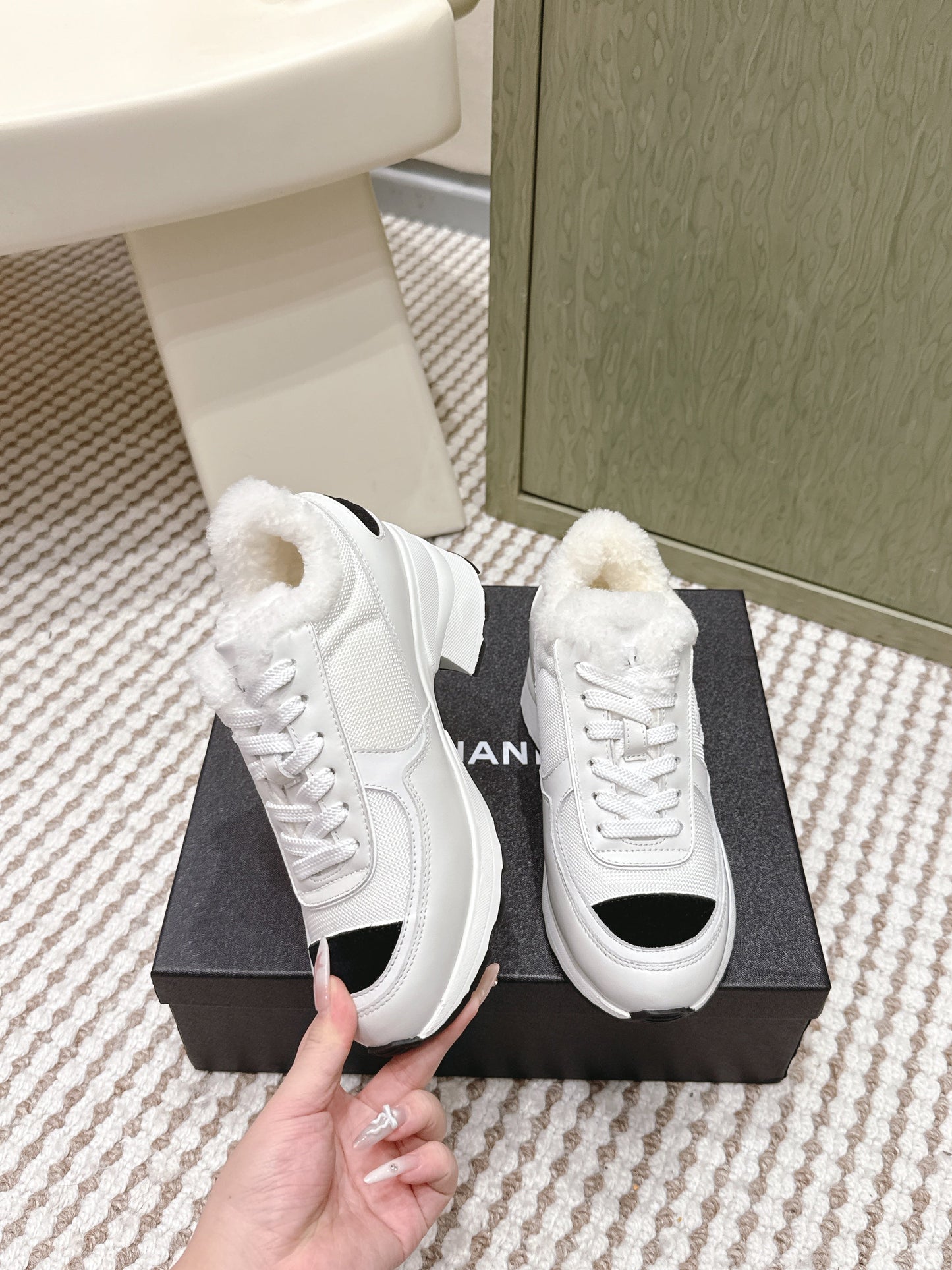 CHANEL 25S SNEAKERS IN WHITE SYNTHETIC FABRIC AND CALFSKIN BLACK SUEDE - 35