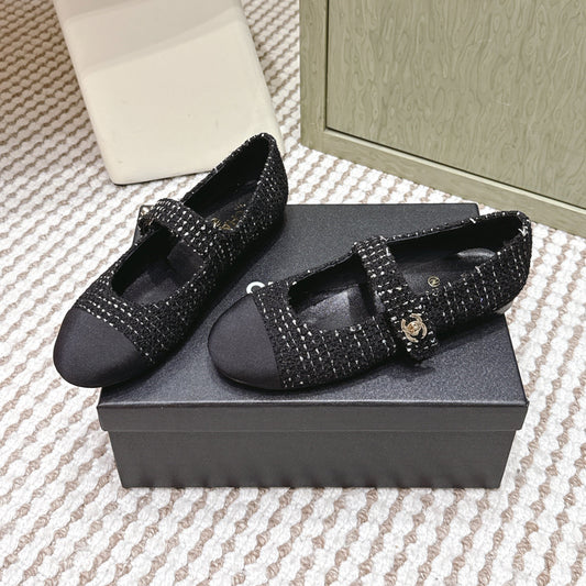 CHANEL 25S MARY JANE FLAT IN BLACK TWEED WITH CAP TOE GOLD HARDWARE - 35