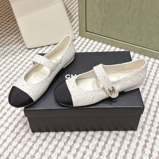 CHANEL 25S MARY JANE FLAT IN WHITE TWEED WITH BLACK CAP TOE GOLD HARDWARE - 35