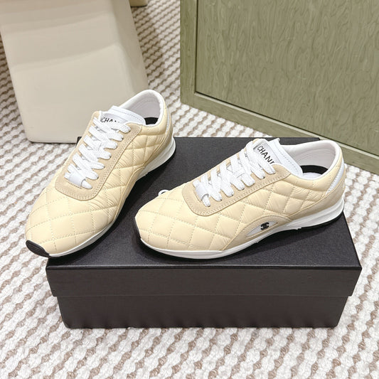 CHANEL 25S SNEAKERS IN LIGHT YELLOW CALFSKIN AND SUEDE - 35