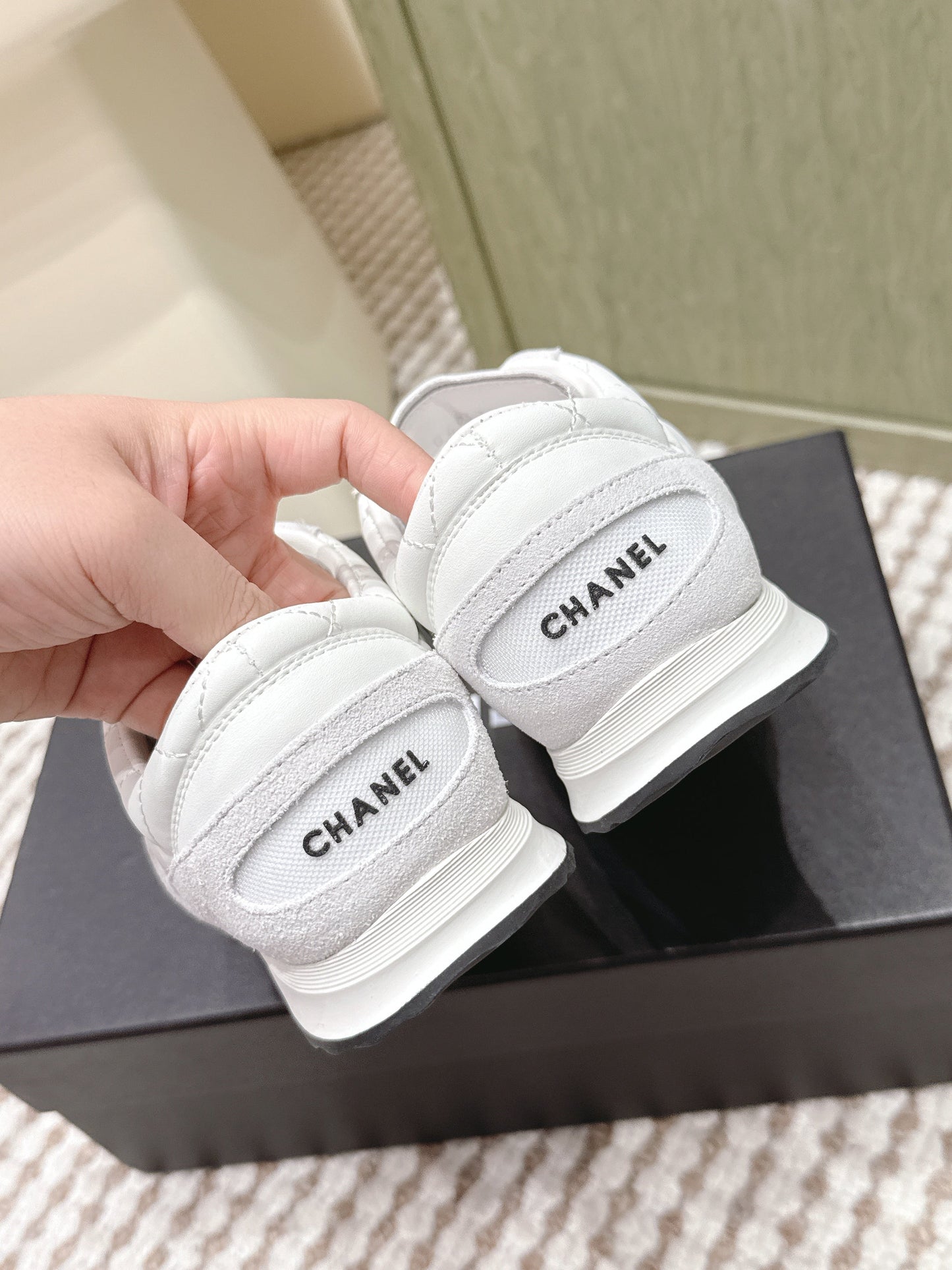 CHANEL 25S SNEAKERS IN WHITE CALFSKIN AND SUEDE - 35