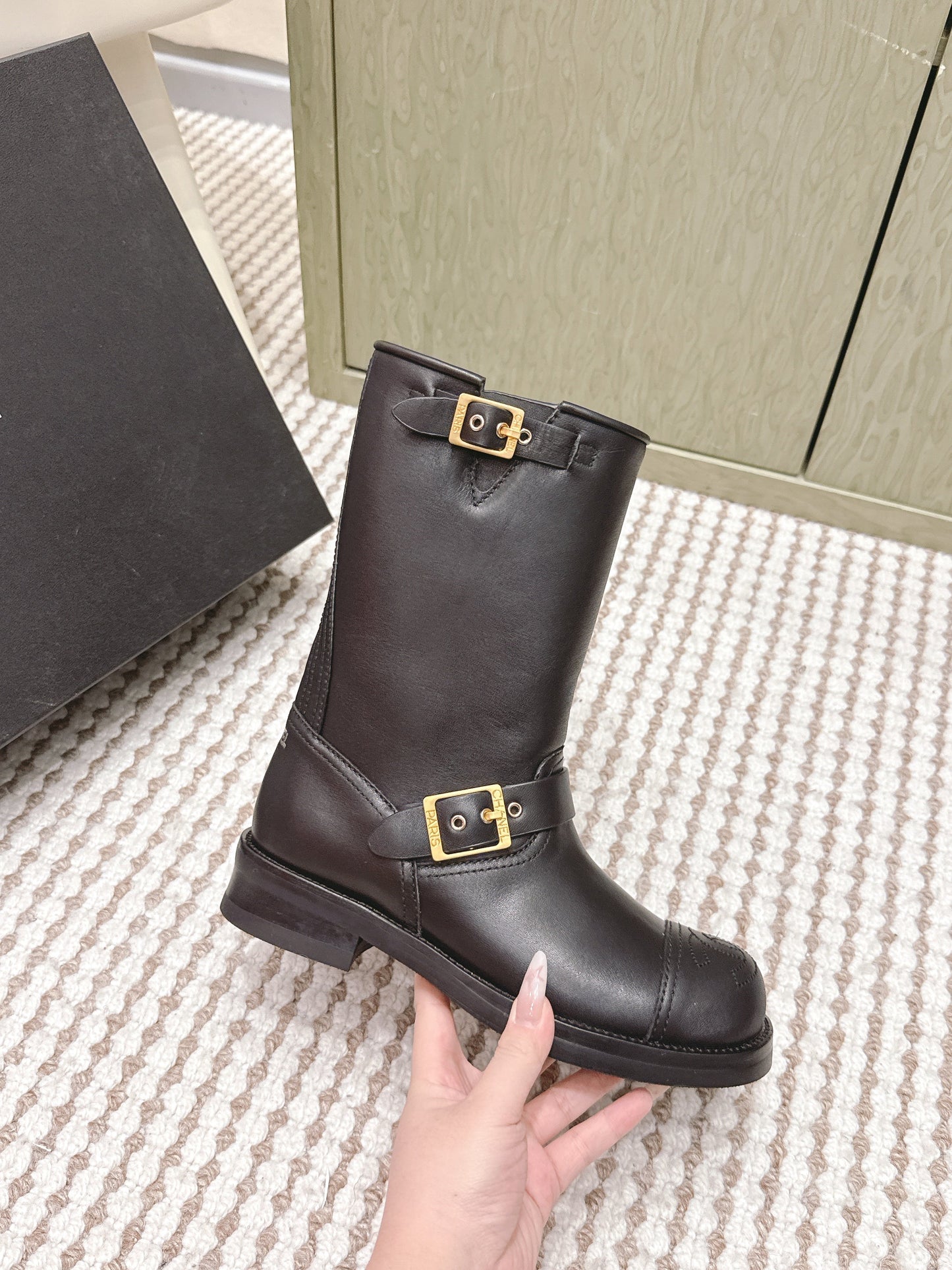 CHANEL 25S CALF-HIGH CHELSEA BOOTS IN BLACK CALFSKIN GOLD HARDWARE - 35