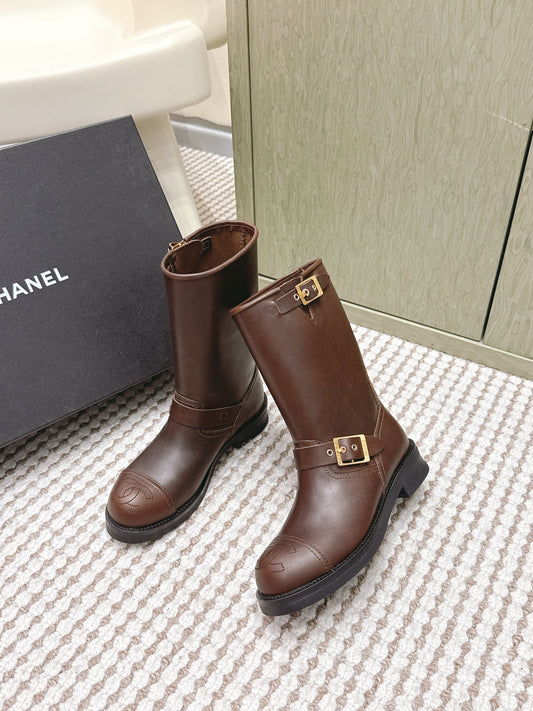 CHANEL 25S ШКІРЯНІ ЧЕЛСІ-ЧОБОТИ ВИСОКІ З ТЕЛЯЧОЇ ШКІРИ КОРИЧНЕВІ ІЗ ЗОЛОТОЮ ФУРНІТУРОЮ - 35