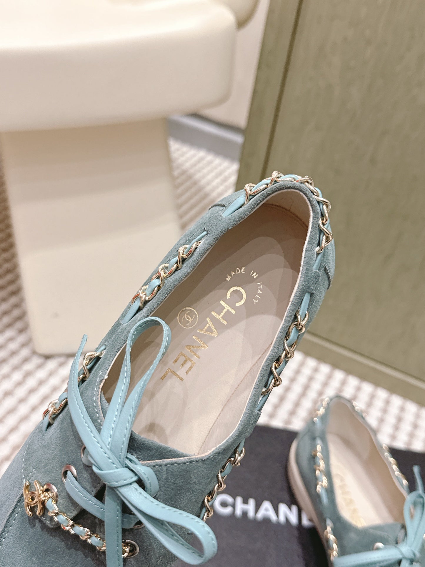 CHANEL 25S MOCCASINS IN LIGHT BLUISH-GRAY AND LIGHT GREY SUEDE - 35