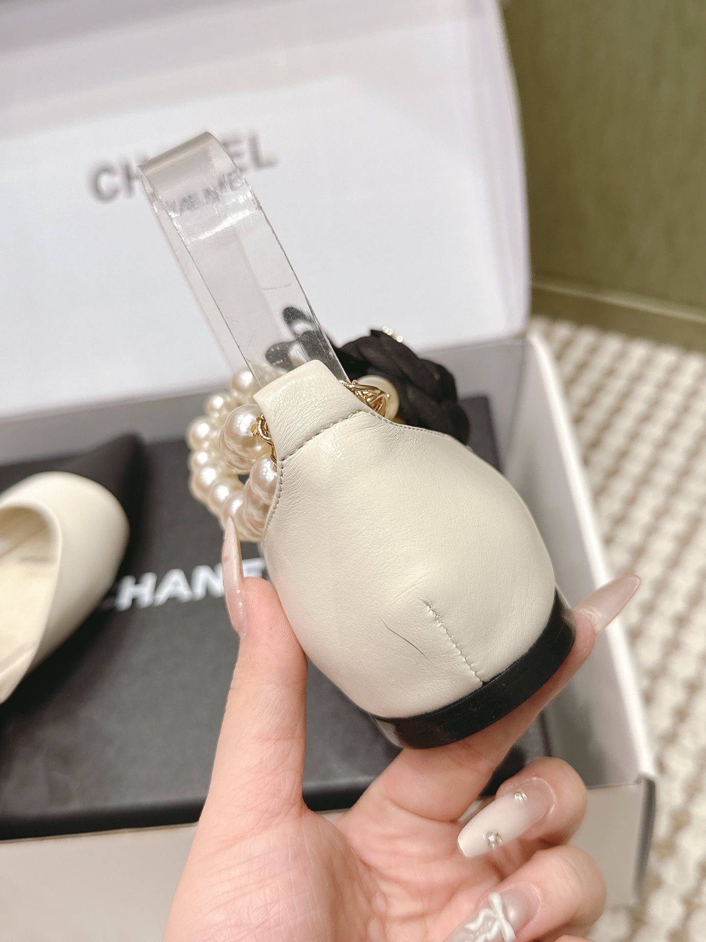 CHANEL 25S ESPADRILLE FLATS IN WHITE AND BLACK CALFSKIN WITH PEARL STRAP - 35
