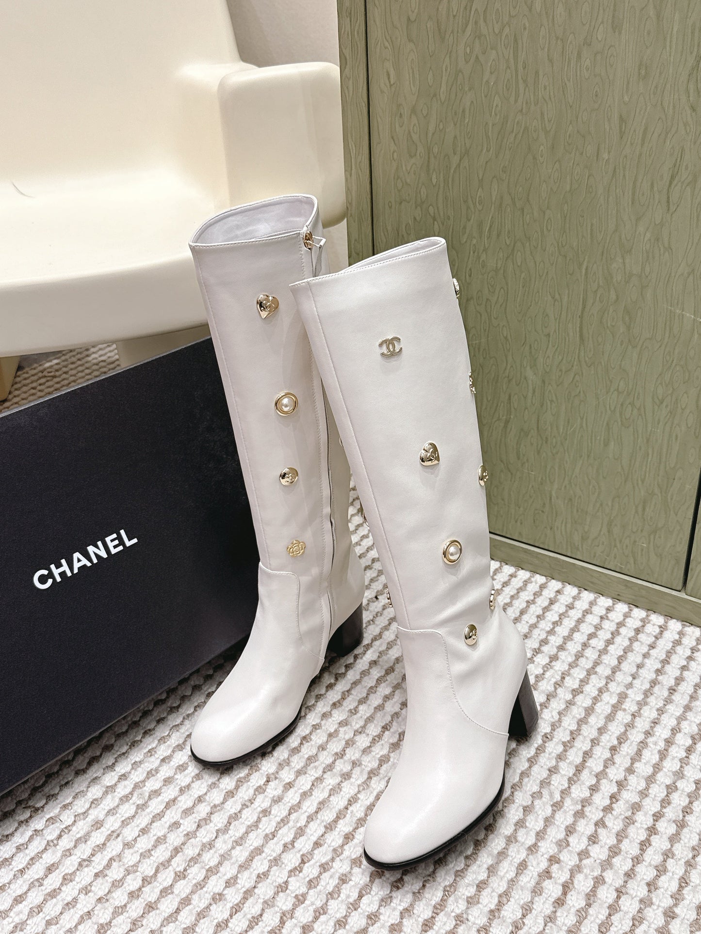 CHANEL 25S KNEE-HIGH BOOTS IN WHITE CALFSKIN WITH RHINESTONES - 35